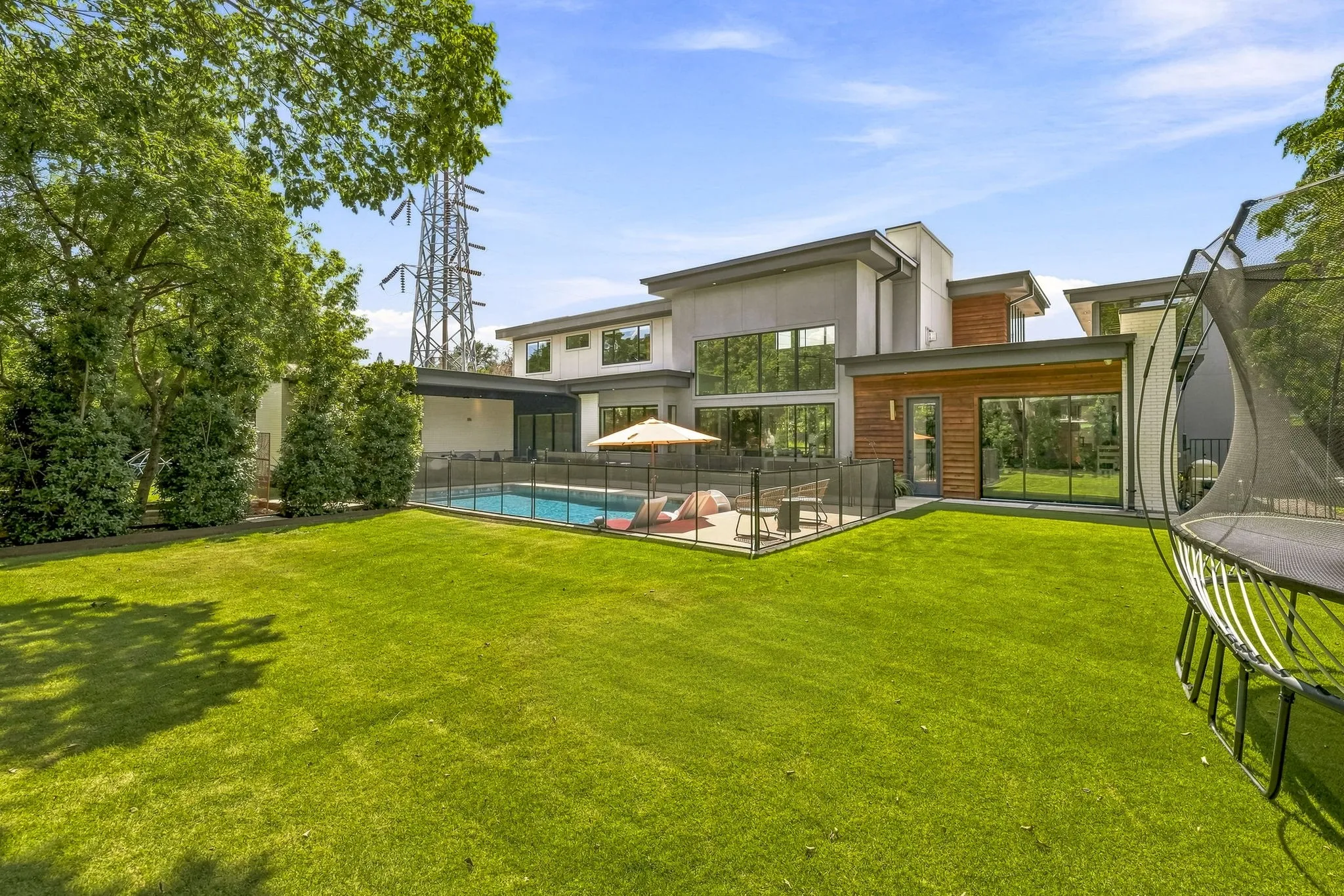 Single Family Residence For Sale in Dallas County , 9360 Lakemont Drive, Dallas, Texas 75220, 5 Bedroom, 5 Bathroom, 4 Garage spaces, 4,981 Sqft, built in 2019, mls#21392900, Real Estate Agent in Dallas, Homes For Sale in Dallas county, Homes For Sale in Dallas, Realtor in Dallas Texas, Real Estate Brokerage Independent Realty Texas, Luminita Cordes Realtor
