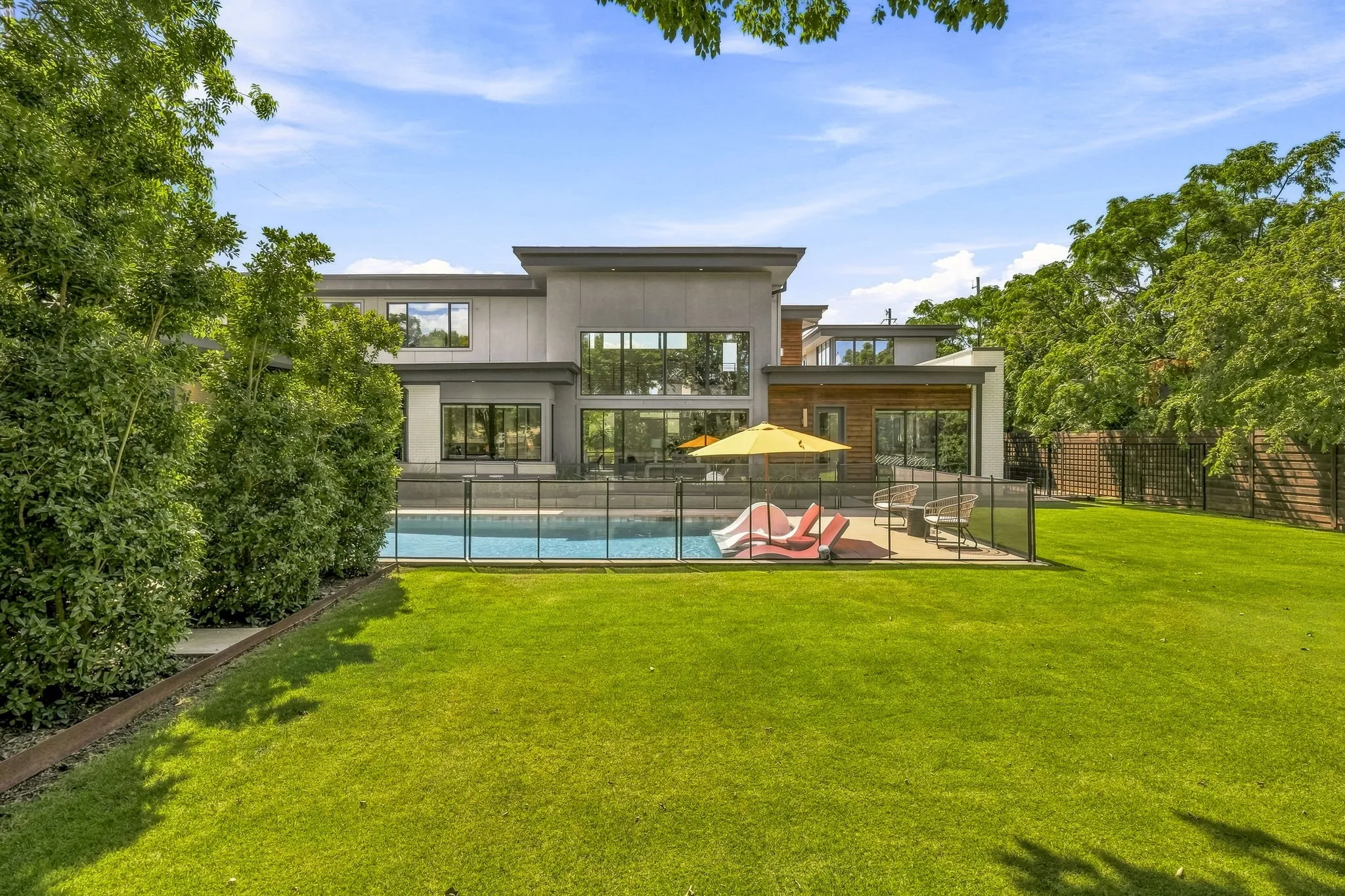 Single Family Residence For Sale in Dallas County , 9360 Lakemont Drive, Dallas, Texas 75220, 5 Bedroom, 5 Bathroom, 4 Garage spaces, 4,981 Sqft, built in 2019, mls#21392900, Real Estate Agent in Dallas, Homes For Sale in Dallas county, Homes For Sale in Dallas, Realtor in Dallas Texas, Real Estate Brokerage Independent Realty Texas, Luminita Cordes Realtor