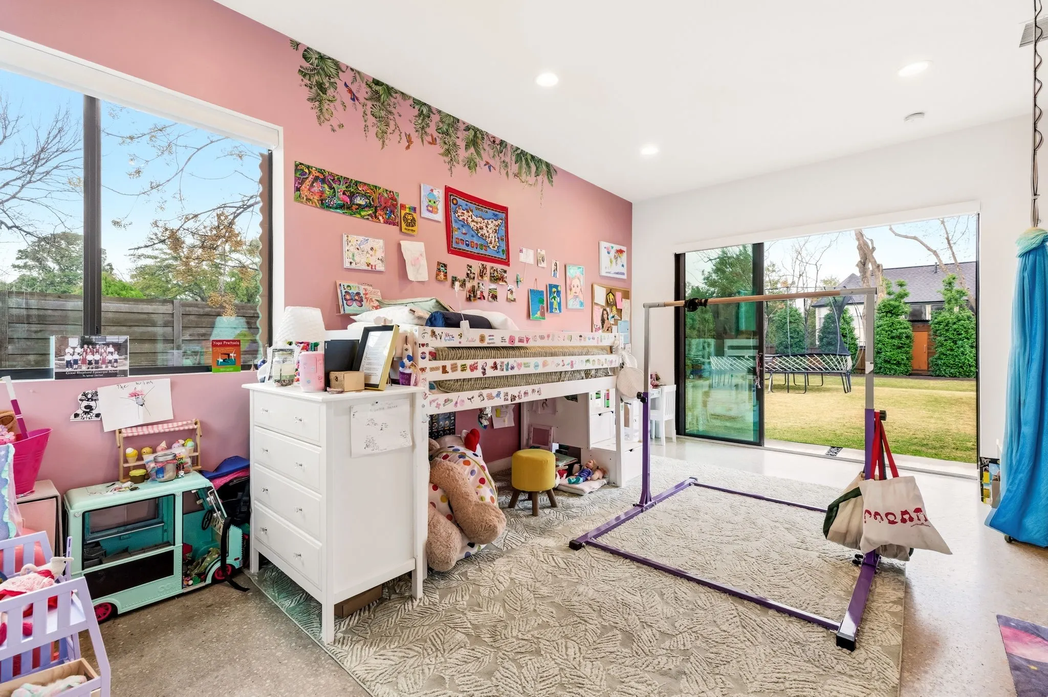 Single Family Residence For Sale in Dallas County , 9360 Lakemont Drive, Dallas, Texas 75220, 5 Bedroom, 5 Bathroom, 4 Garage spaces, 4,981 Sqft, built in 2019, mls#21392900, Real Estate Agent in Dallas, Homes For Sale in Dallas county, Homes For Sale in Dallas, Realtor in Dallas Texas, Real Estate Brokerage Independent Realty Texas, Luminita Cordes Realtor