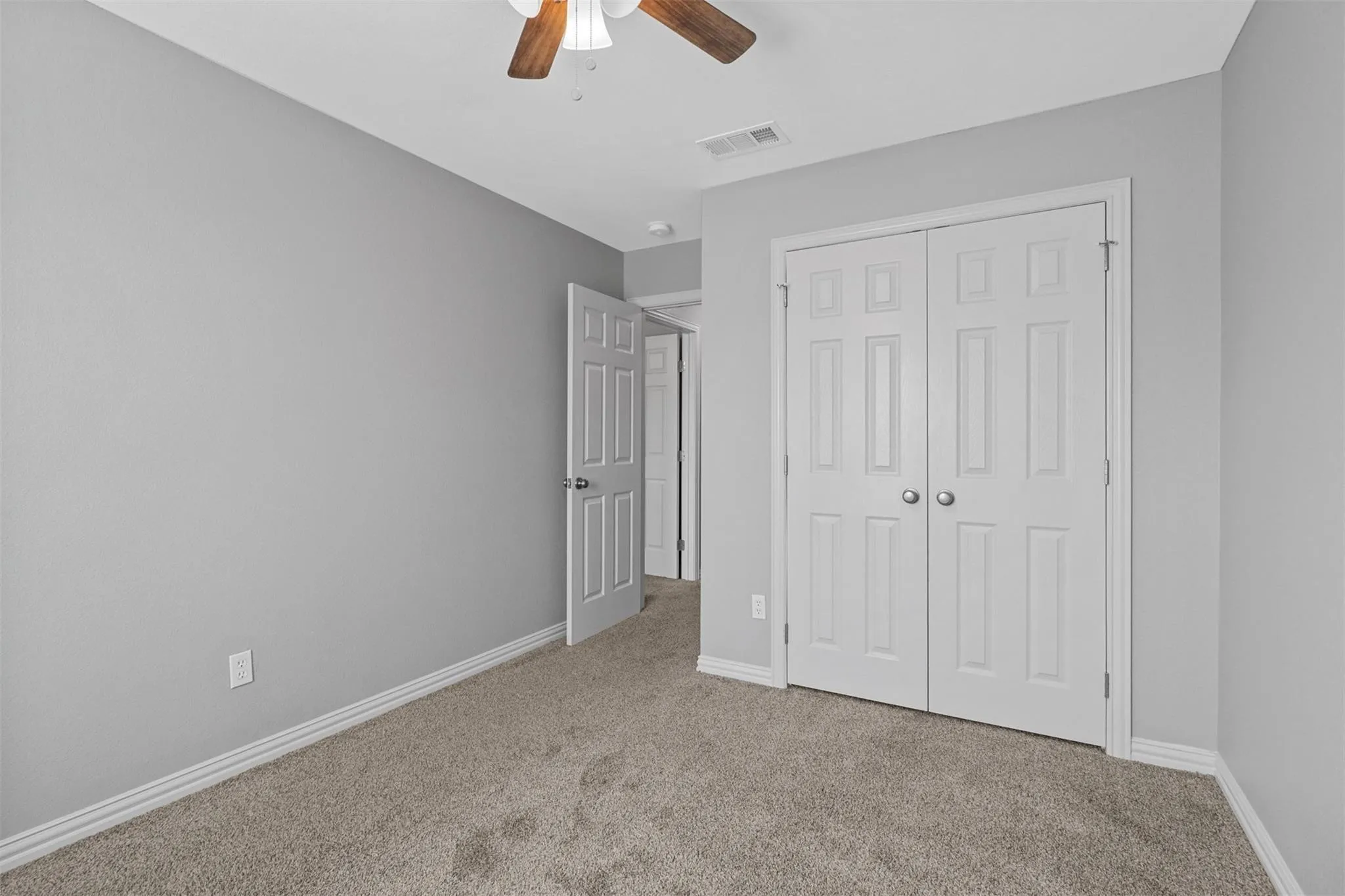 Duplex For Rent in Grayson County , 525-527 E Ball Street 525, Tom Bean, Texas 75489, 3 Bedroom, 3 Bathroom, Garage spaces, 1,424 Sqft, built in 2023, mls#21392903, Real Estate Agent in Tom Bean, Homes For Rent in Grayson county, Homes For Rent in Tom Bean, Realtor in Tom Bean Texas, Real Estate Brokerage Independent Realty Texas, Luminita Cordes Realtor