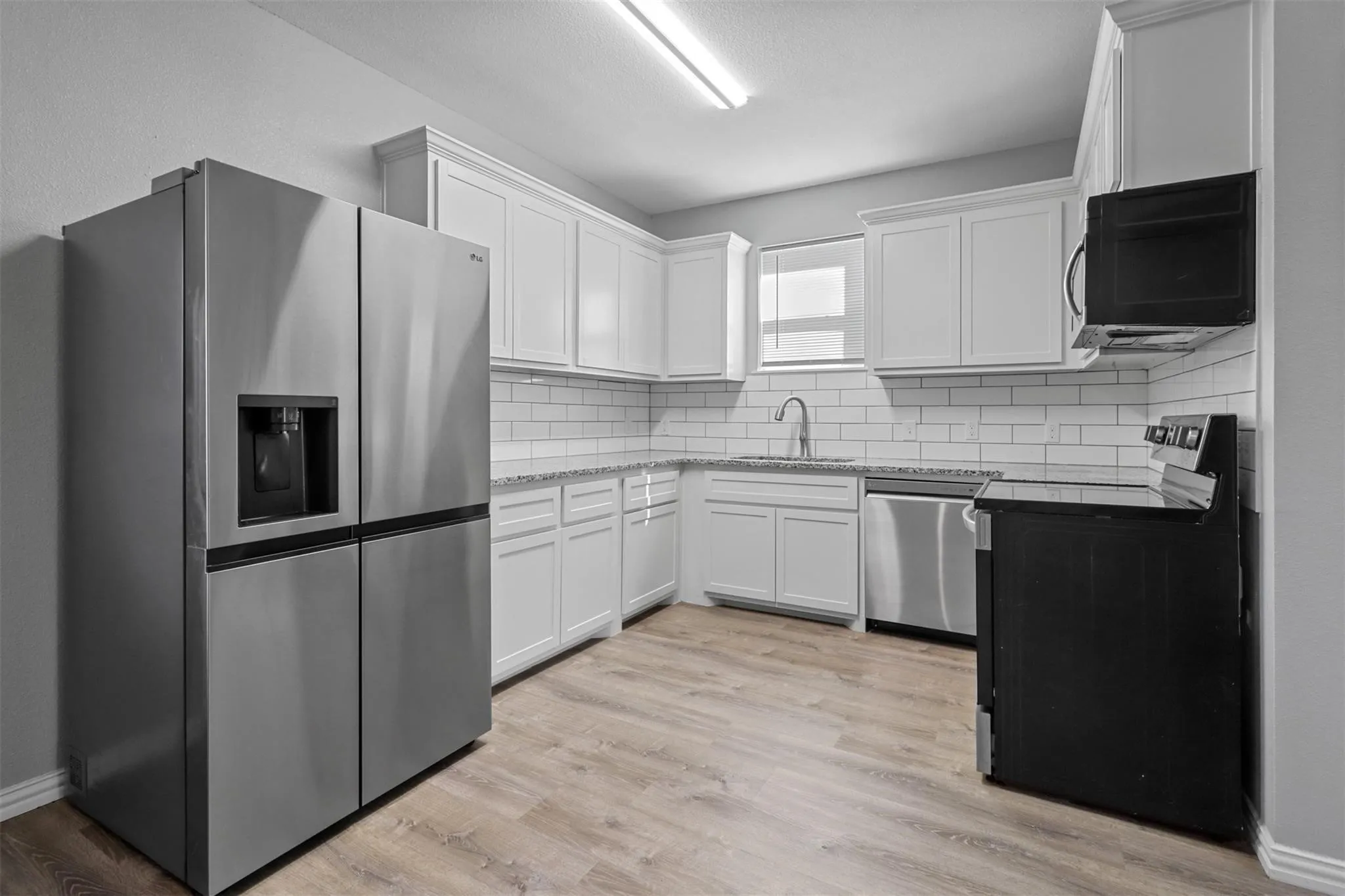 Duplex For Rent in Grayson County , 525-527 E Ball Street 525, Tom Bean, Texas 75489, 3 Bedroom, 3 Bathroom, Garage spaces, 1,424 Sqft, built in 2023, mls#21392903, Real Estate Agent in Tom Bean, Homes For Rent in Grayson county, Homes For Rent in Tom Bean, Realtor in Tom Bean Texas, Real Estate Brokerage Independent Realty Texas, Luminita Cordes Realtor