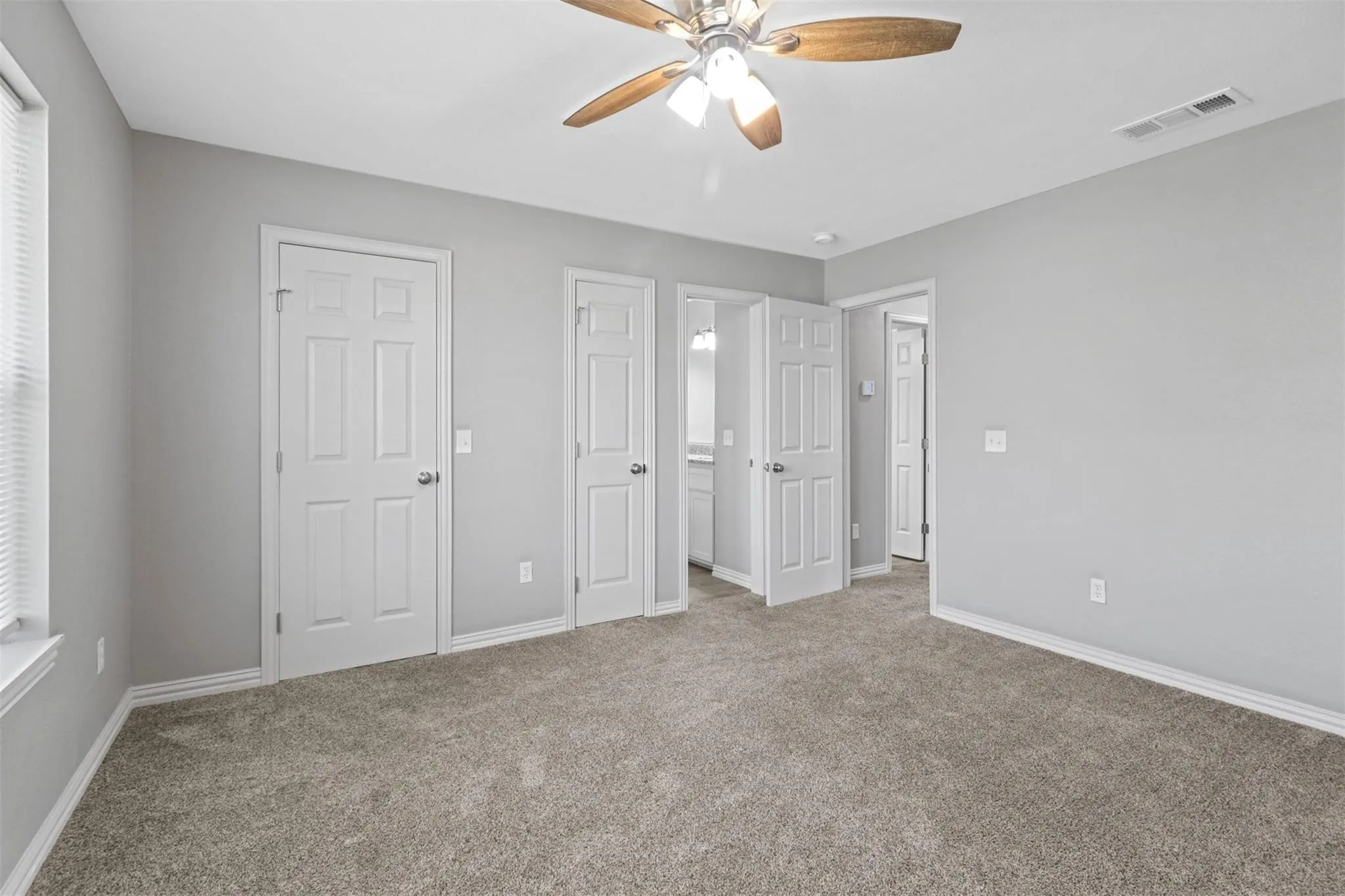 Duplex For Rent in Grayson County , 525-527 E Ball Street 525, Tom Bean, Texas 75489, 3 Bedroom, 3 Bathroom, Garage spaces, 1,424 Sqft, built in 2023, mls#21392903, Real Estate Agent in Tom Bean, Homes For Rent in Grayson county, Homes For Rent in Tom Bean, Realtor in Tom Bean Texas, Real Estate Brokerage Independent Realty Texas, Luminita Cordes Realtor