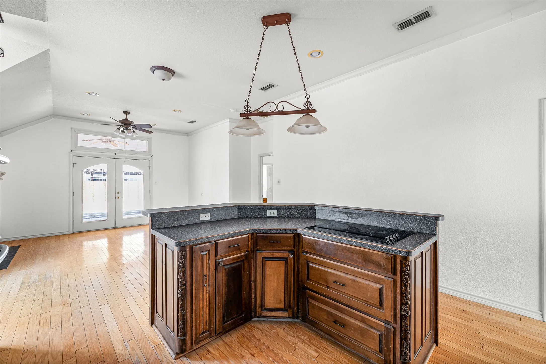 Single Family Residence For Sale in Hood County , 8816 The Briers Court, Granbury, Texas 76049, 3 Bedroom, 2 Bathroom, 2 Garage spaces, 1,962 Sqft, built in 2000, mls#21392673, Real Estate Agent in Granbury, Homes For Sale in Hood county, Homes For Sale in Granbury, Realtor in Granbury Texas, Real Estate Brokerage Independent Realty Texas, Luminita Cordes Realtor