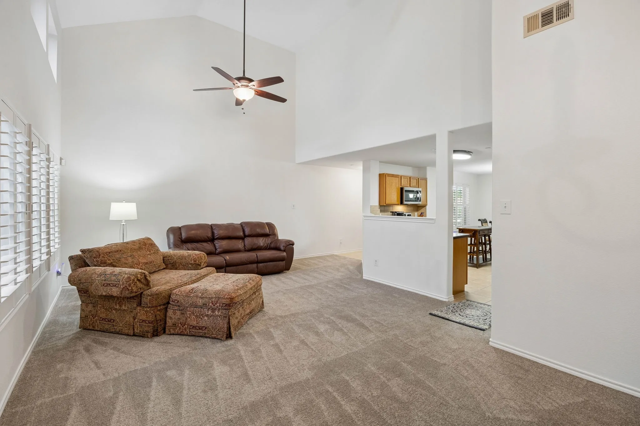 Townhouse For Sale in Collin County , 10187 Summit Run Drive, Frisco, Texas 75035, 3 Bedroom, 3 Bathroom, 2 Garage spaces, 1,706 Sqft, built in 2005, mls#21380304, Real Estate Agent in Frisco, Homes For Sale in Collin county, Homes For Sale in Frisco, Realtor in Frisco Texas, Real Estate Brokerage Independent Realty Texas, Luminita Cordes Realtor