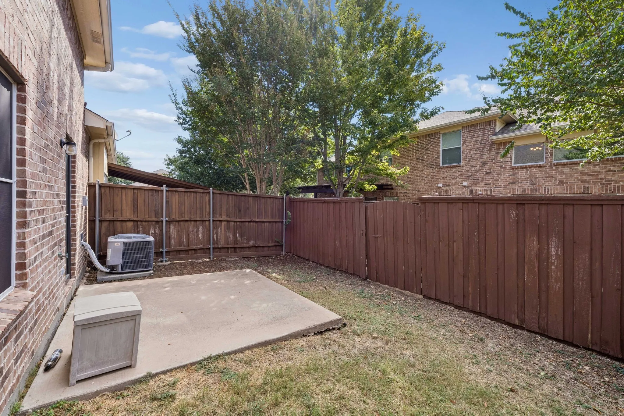 Townhouse For Sale in Collin County , 10187 Summit Run Drive, Frisco, Texas 75035, 3 Bedroom, 3 Bathroom, 2 Garage spaces, 1,706 Sqft, built in 2005, mls#21380304, Real Estate Agent in Frisco, Homes For Sale in Collin county, Homes For Sale in Frisco, Realtor in Frisco Texas, Real Estate Brokerage Independent Realty Texas, Luminita Cordes Realtor