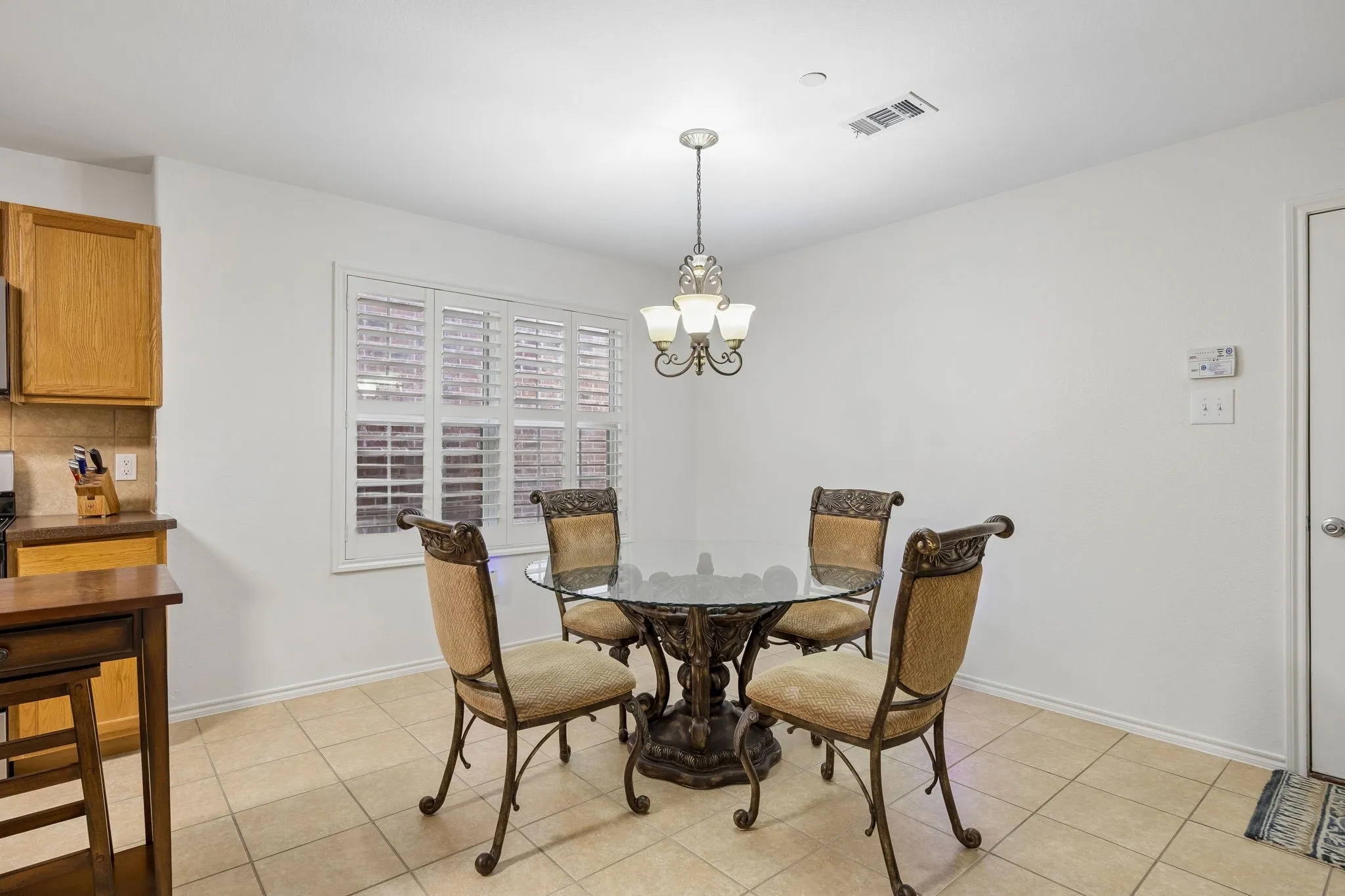 Townhouse For Sale in Collin County , 10187 Summit Run Drive, Frisco, Texas 75035, 3 Bedroom, 3 Bathroom, 2 Garage spaces, 1,706 Sqft, built in 2005, mls#21380304, Real Estate Agent in Frisco, Homes For Sale in Collin county, Homes For Sale in Frisco, Realtor in Frisco Texas, Real Estate Brokerage Independent Realty Texas, Luminita Cordes Realtor
