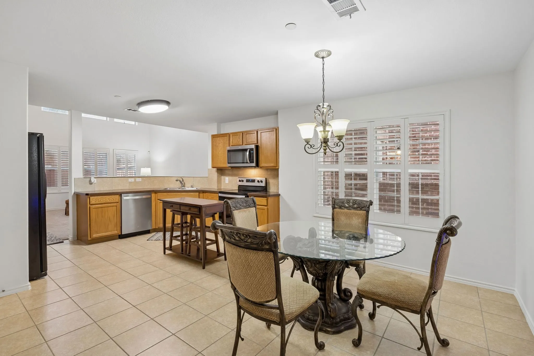 Townhouse For Sale in Collin County , 10187 Summit Run Drive, Frisco, Texas 75035, 3 Bedroom, 3 Bathroom, 2 Garage spaces, 1,706 Sqft, built in 2005, mls#21380304, Real Estate Agent in Frisco, Homes For Sale in Collin county, Homes For Sale in Frisco, Realtor in Frisco Texas, Real Estate Brokerage Independent Realty Texas, Luminita Cordes Realtor