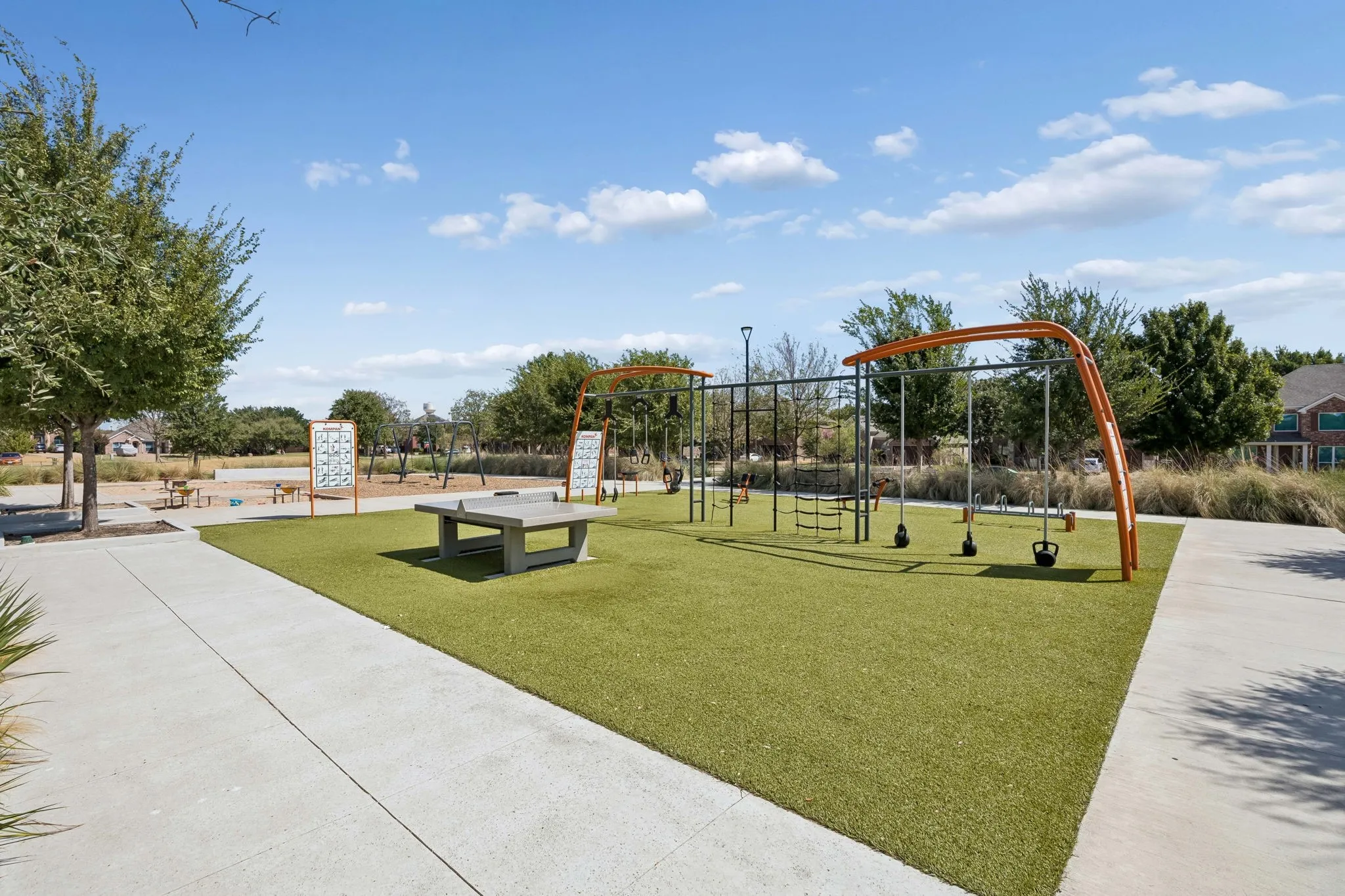Townhouse For Sale in Collin County , 10187 Summit Run Drive, Frisco, Texas 75035, 3 Bedroom, 3 Bathroom, 2 Garage spaces, 1,706 Sqft, built in 2005, mls#21380304, Real Estate Agent in Frisco, Homes For Sale in Collin county, Homes For Sale in Frisco, Realtor in Frisco Texas, Real Estate Brokerage Independent Realty Texas, Luminita Cordes Realtor