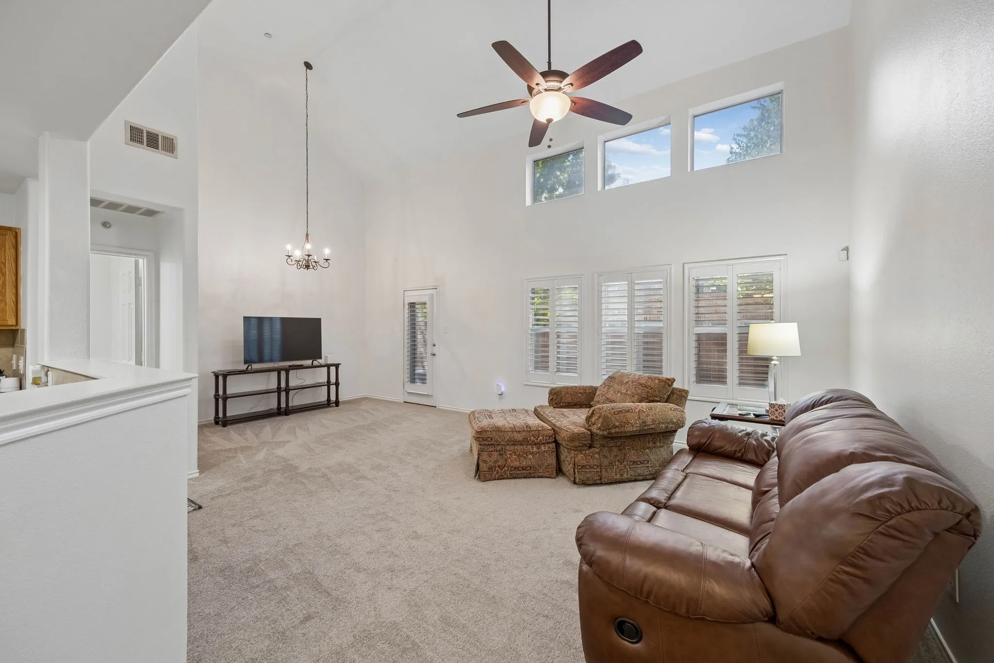 Townhouse For Sale in Collin County , 10187 Summit Run Drive, Frisco, Texas 75035, 3 Bedroom, 3 Bathroom, 2 Garage spaces, 1,706 Sqft, built in 2005, mls#21380304, Real Estate Agent in Frisco, Homes For Sale in Collin county, Homes For Sale in Frisco, Realtor in Frisco Texas, Real Estate Brokerage Independent Realty Texas, Luminita Cordes Realtor