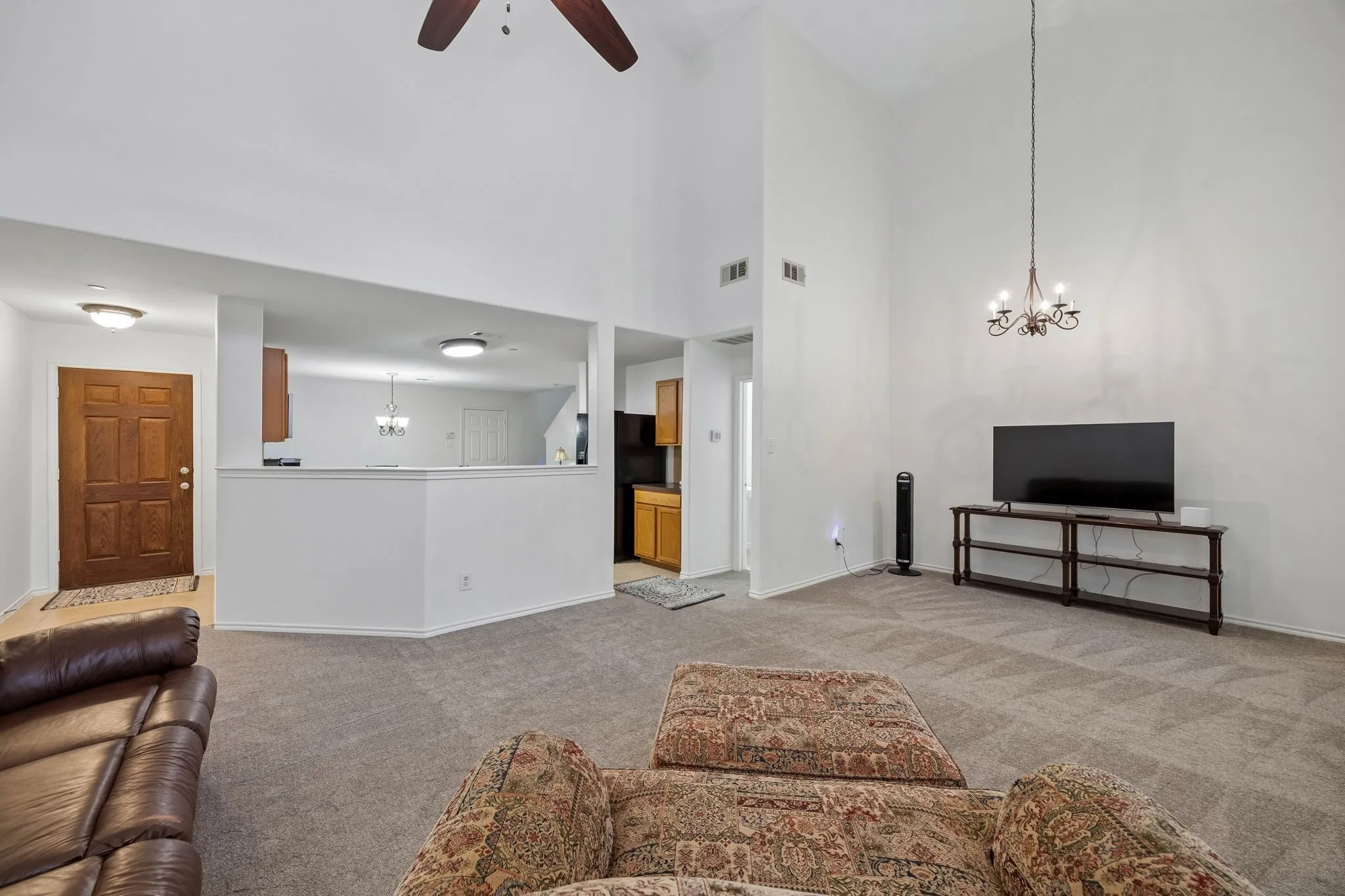 Townhouse For Sale in Collin County , 10187 Summit Run Drive, Frisco, Texas 75035, 3 Bedroom, 3 Bathroom, 2 Garage spaces, 1,706 Sqft, built in 2005, mls#21380304, Real Estate Agent in Frisco, Homes For Sale in Collin county, Homes For Sale in Frisco, Realtor in Frisco Texas, Real Estate Brokerage Independent Realty Texas, Luminita Cordes Realtor