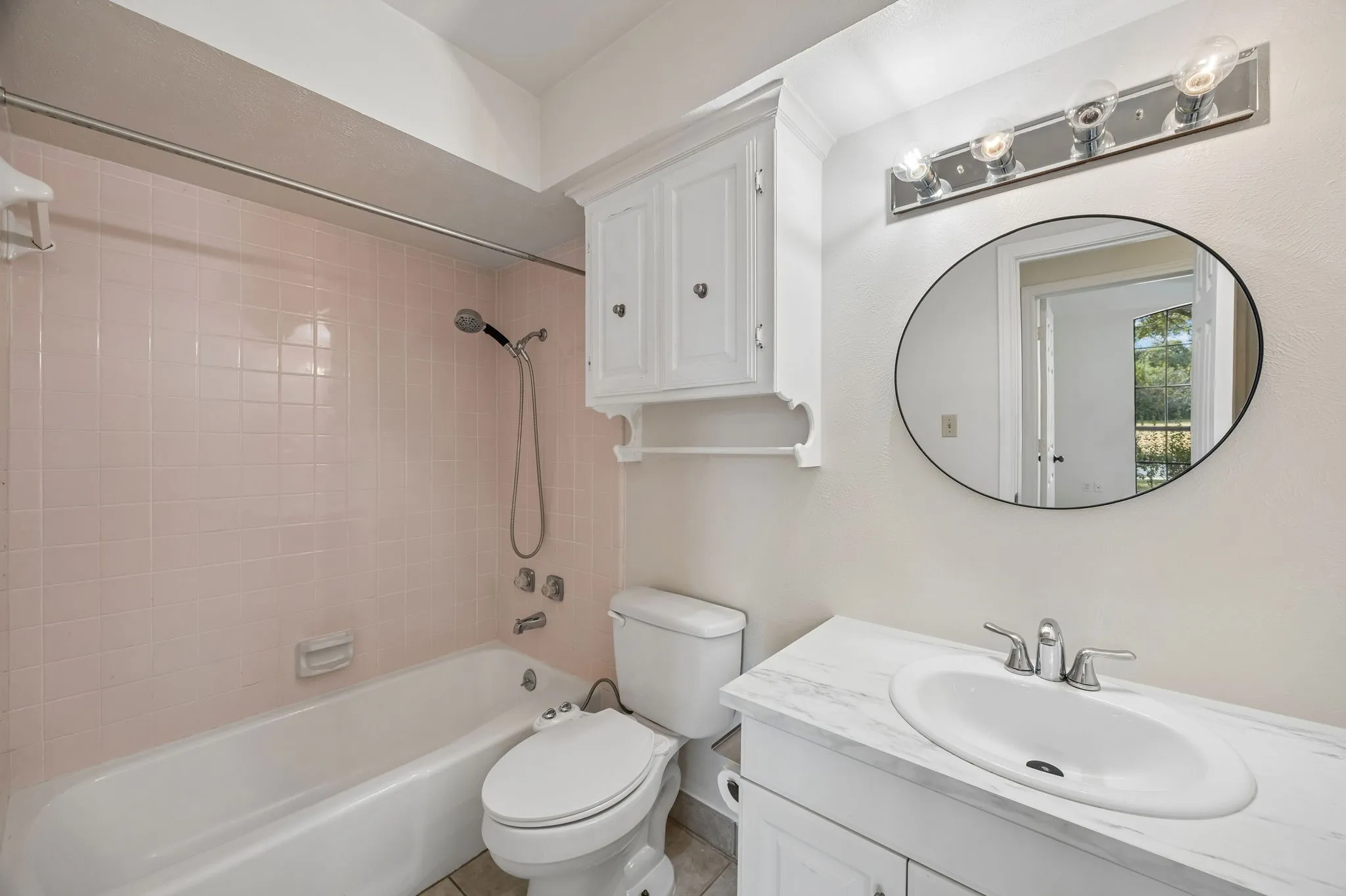 Single Family Residence For Sale in Dallas County , 10123 Candlebrook Drive, Dallas, Texas 75243, 4 Bedroom, 3 Bathroom, 2 Garage spaces, 2,587 Sqft, built in 1984, mls#21392345, Real Estate Agent in Dallas, Homes For Sale in Dallas county, Homes For Sale in Dallas, Realtor in Dallas Texas, Real Estate Brokerage Independent Realty Texas, Luminita Cordes Realtor