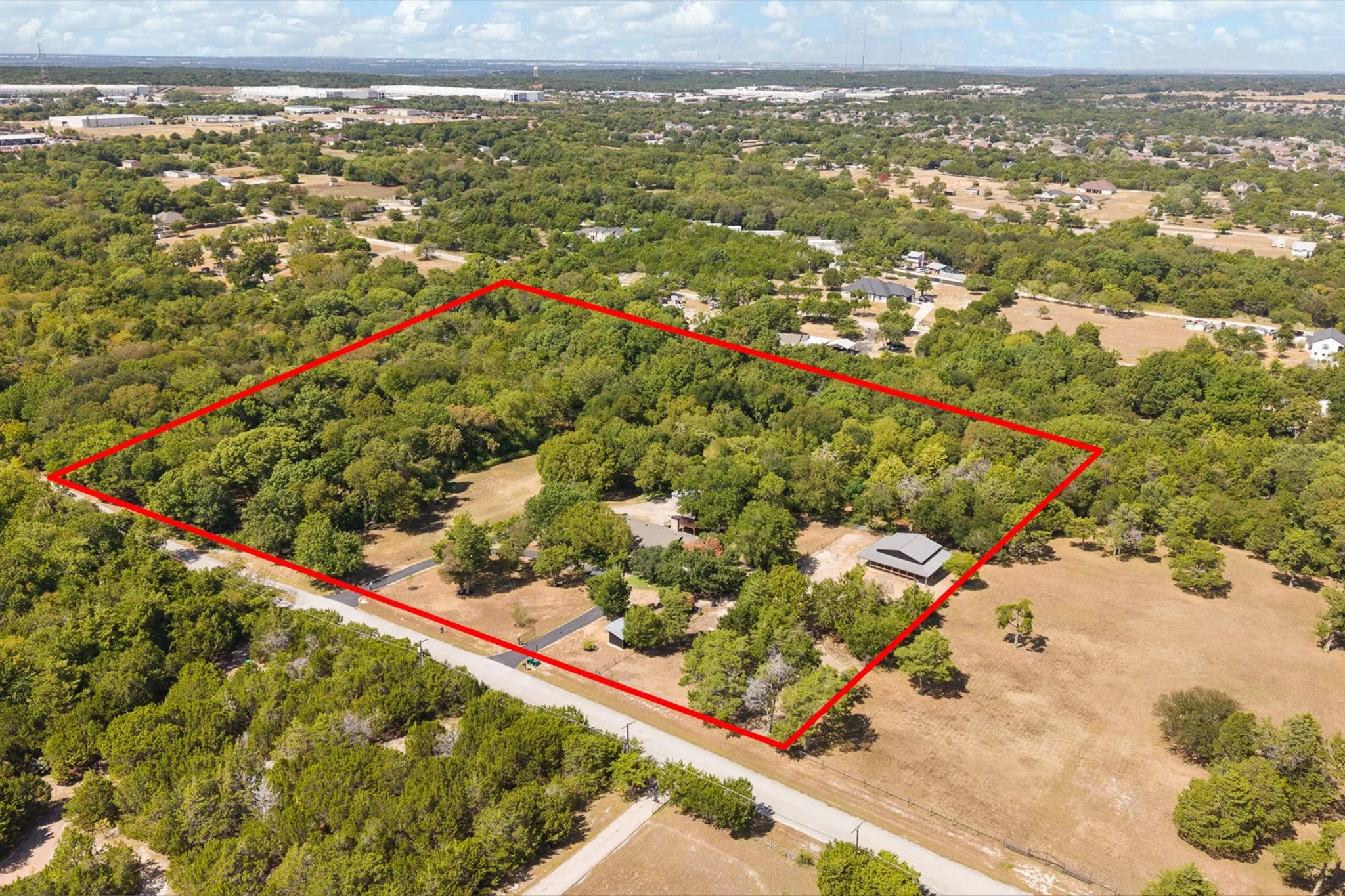 Single Family Residence For Sale in Dallas County , 453 Rocky Acres Road, Cedar Hill, Texas 75104, 3 Bedroom, 2 Bathroom, Garage spaces, 1,710 Sqft, built in 1973, mls#21386397, Real Estate Agent in Cedar Hill, Homes For Sale in Dallas county, Homes For Sale in Cedar Hill, Realtor in Cedar Hill Texas, Real Estate Brokerage Independent Realty Texas, Luminita Cordes Realtor