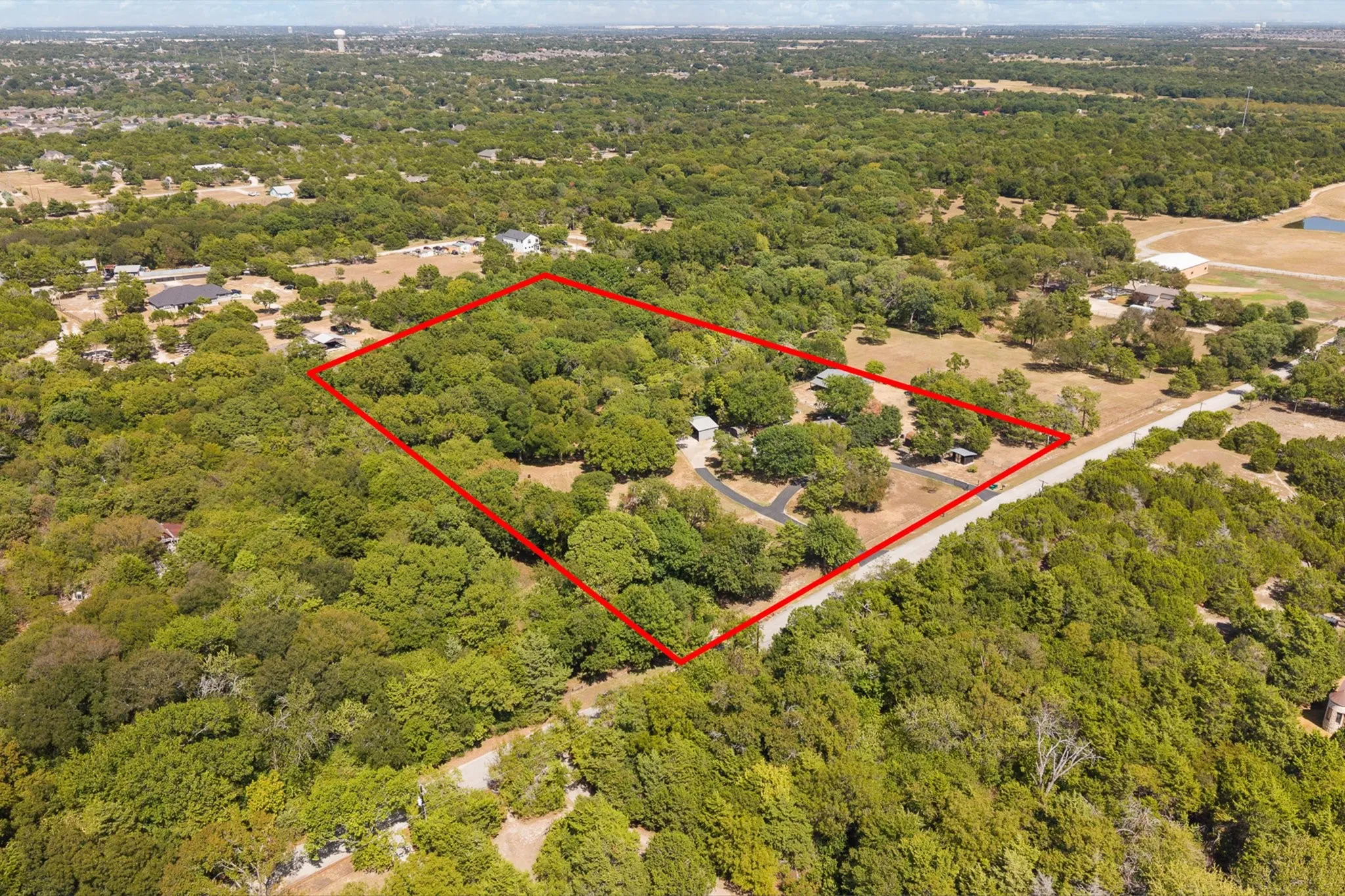 Single Family Residence For Sale in Dallas County , 453 Rocky Acres Road, Cedar Hill, Texas 75104, 3 Bedroom, 2 Bathroom, Garage spaces, 1,710 Sqft, built in 1973, mls#21386397, Real Estate Agent in Cedar Hill, Homes For Sale in Dallas county, Homes For Sale in Cedar Hill, Realtor in Cedar Hill Texas, Real Estate Brokerage Independent Realty Texas, Luminita Cordes Realtor