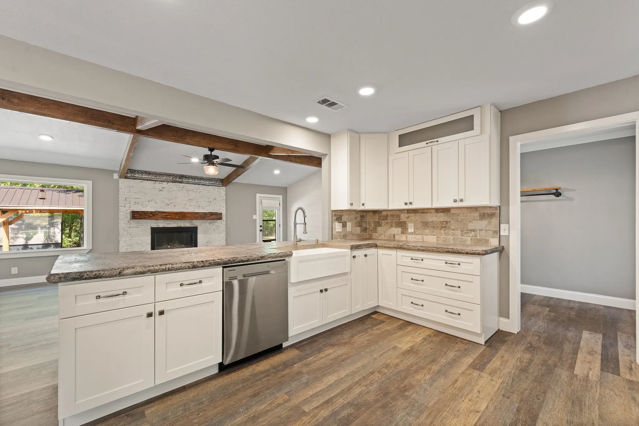 Stainless steel appliances and PLENTY of cabinet and counter space!!