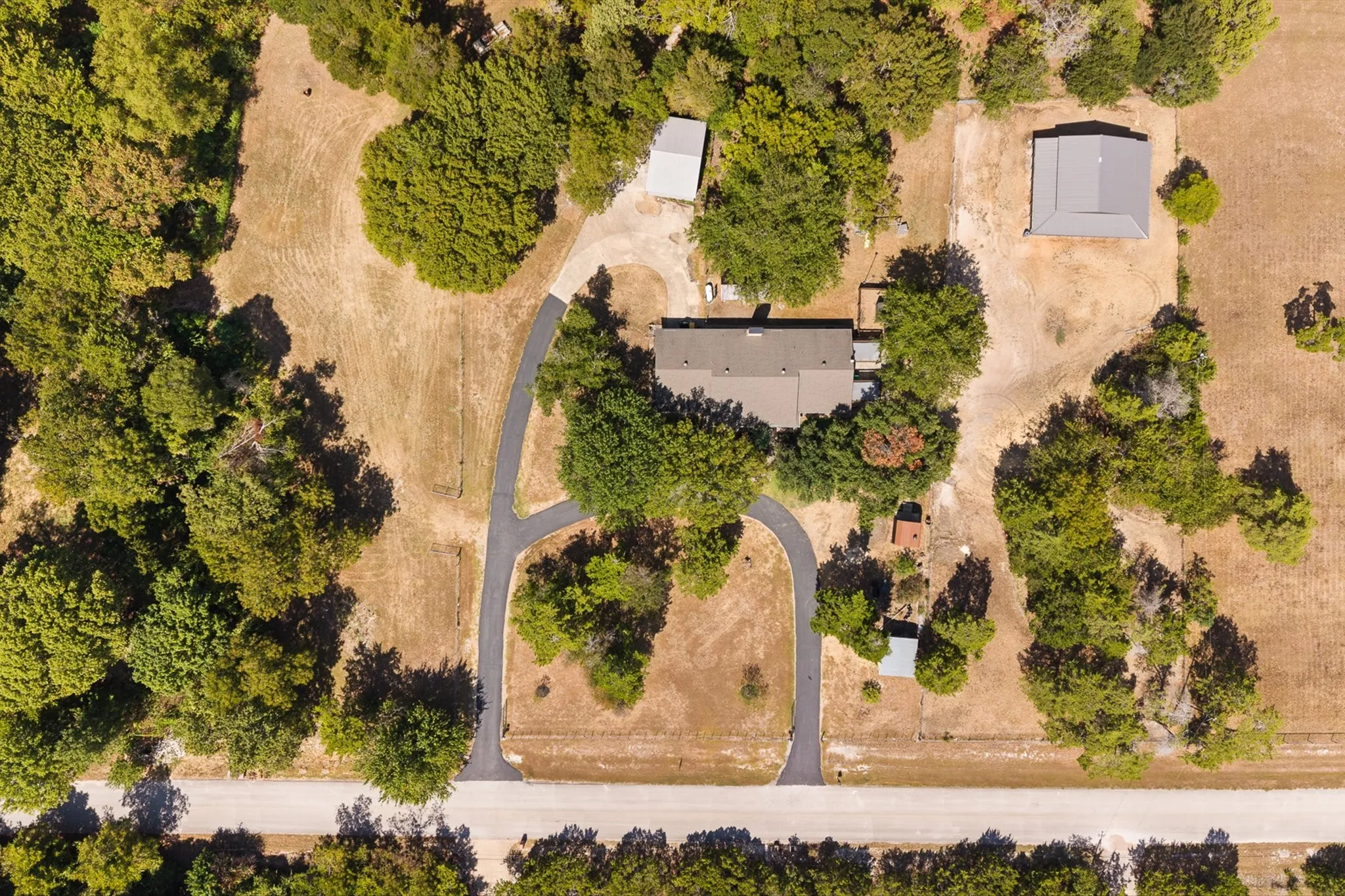 Single Family Residence For Sale in Dallas County , 453 Rocky Acres Road, Cedar Hill, Texas 75104, 3 Bedroom, 2 Bathroom, Garage spaces, 1,710 Sqft, built in 1973, mls#21386397, Real Estate Agent in Cedar Hill, Homes For Sale in Dallas county, Homes For Sale in Cedar Hill, Realtor in Cedar Hill Texas, Real Estate Brokerage Independent Realty Texas, Luminita Cordes Realtor