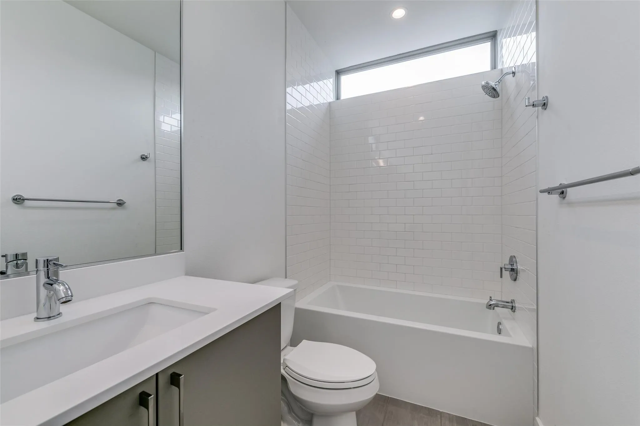 Single Family Residence For Sale in Dallas County , 3344 Walchard Court, Dallas, Texas 75229, 3 Bedroom, 4 Bathroom, 2 Garage spaces, 2,886 Sqft, built in 2018, mls#21392935, Real Estate Agent in Dallas, Homes For Sale in Dallas county, Homes For Sale in Dallas, Realtor in Dallas Texas, Real Estate Brokerage Independent Realty Texas, Luminita Cordes Realtor