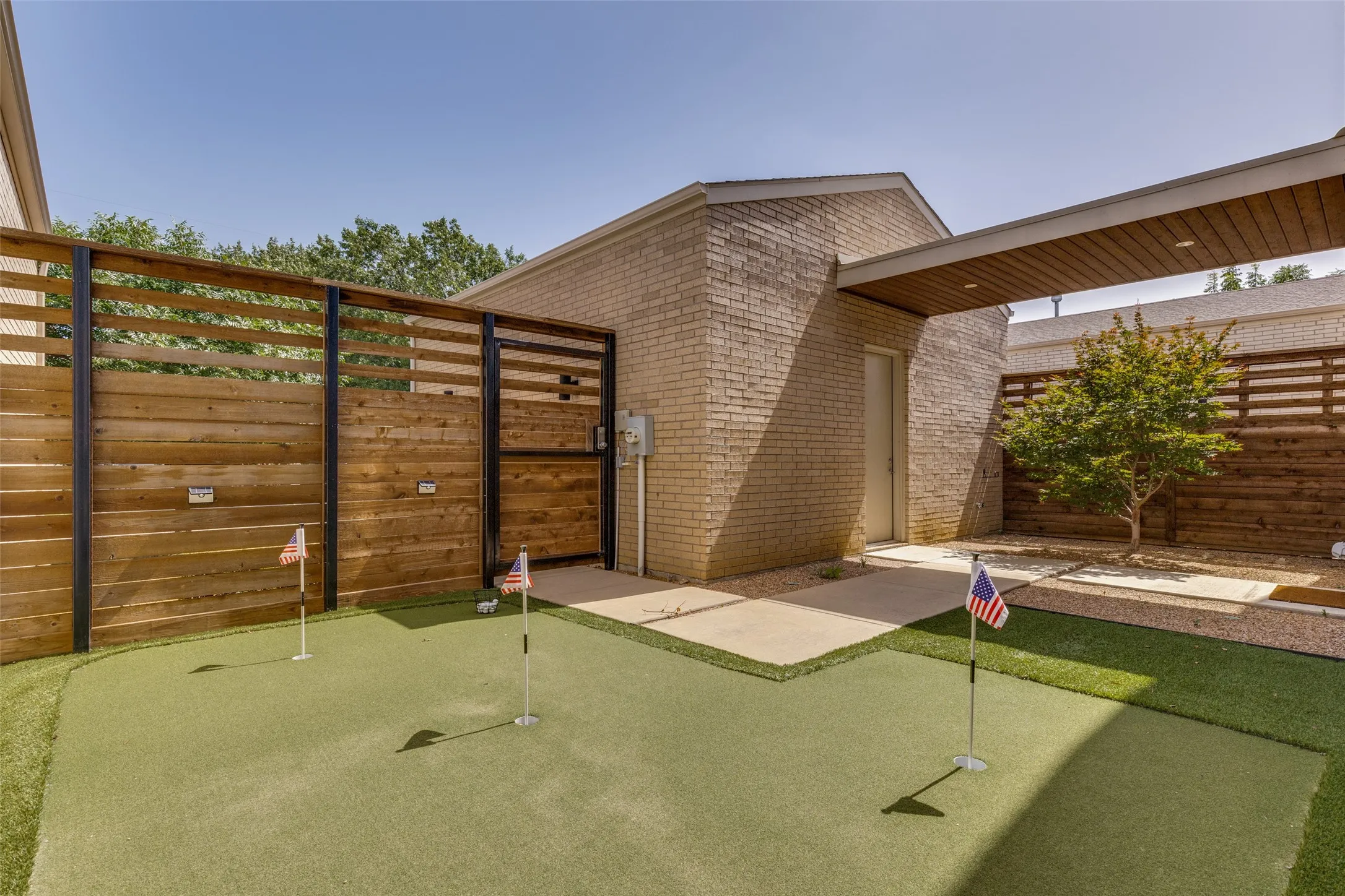 Single Family Residence For Sale in Dallas County , 3344 Walchard Court, Dallas, Texas 75229, 3 Bedroom, 4 Bathroom, 2 Garage spaces, 2,886 Sqft, built in 2018, mls#21392935, Real Estate Agent in Dallas, Homes For Sale in Dallas county, Homes For Sale in Dallas, Realtor in Dallas Texas, Real Estate Brokerage Independent Realty Texas, Luminita Cordes Realtor