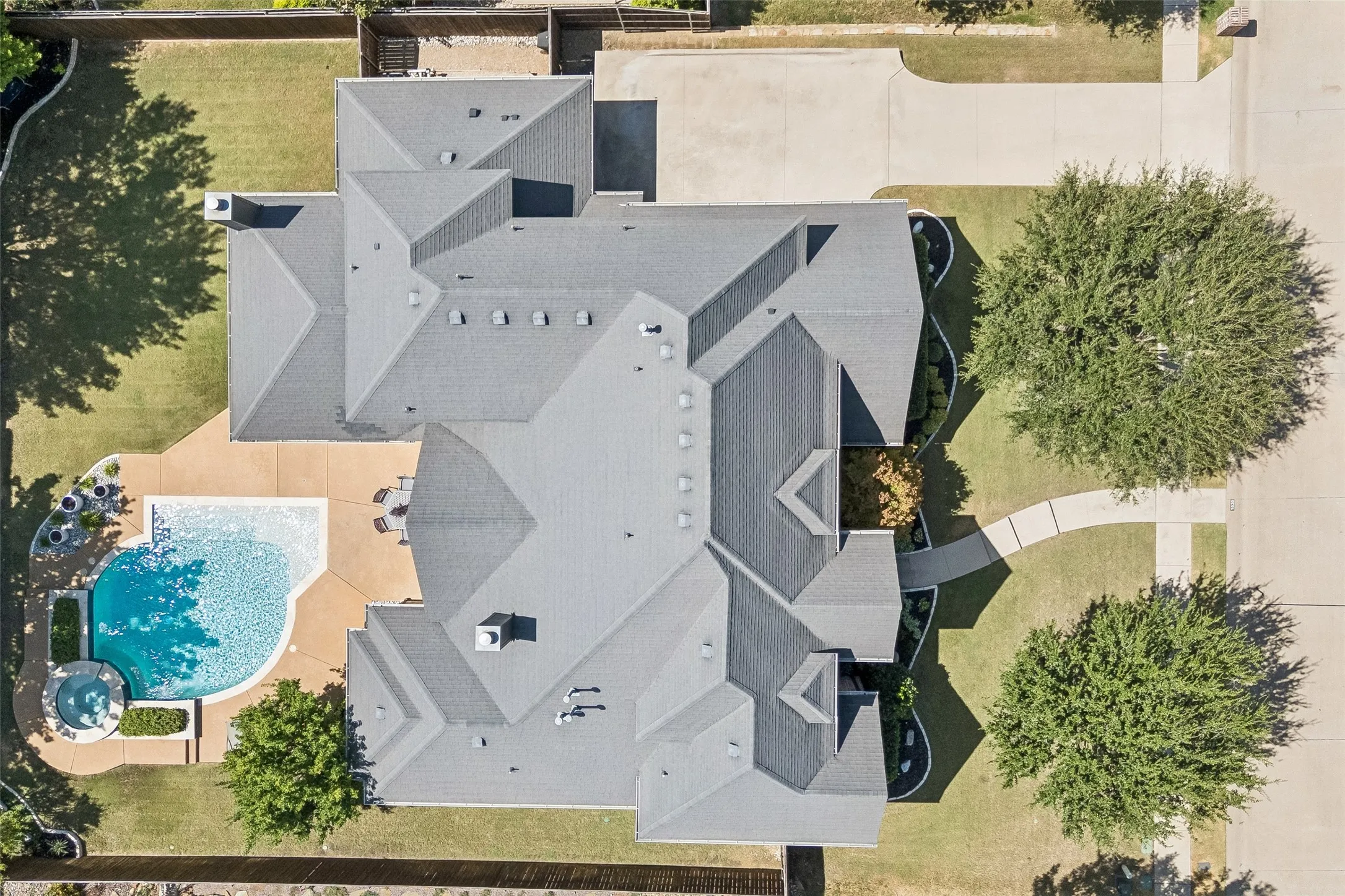 Single Family Residence For Sale in Collin County , 1530 Stillhouse Hollow Drive, Prosper, Texas 75078, 4 Bedroom, 5 Bathroom, 3 Garage spaces, 4,002 Sqft, built in 2014, mls#21391507, Real Estate Agent in Prosper, Homes For Sale in Collin county, Homes For Sale in Prosper, Realtor in Prosper Texas, Real Estate Brokerage Independent Realty Texas, Luminita Cordes Realtor