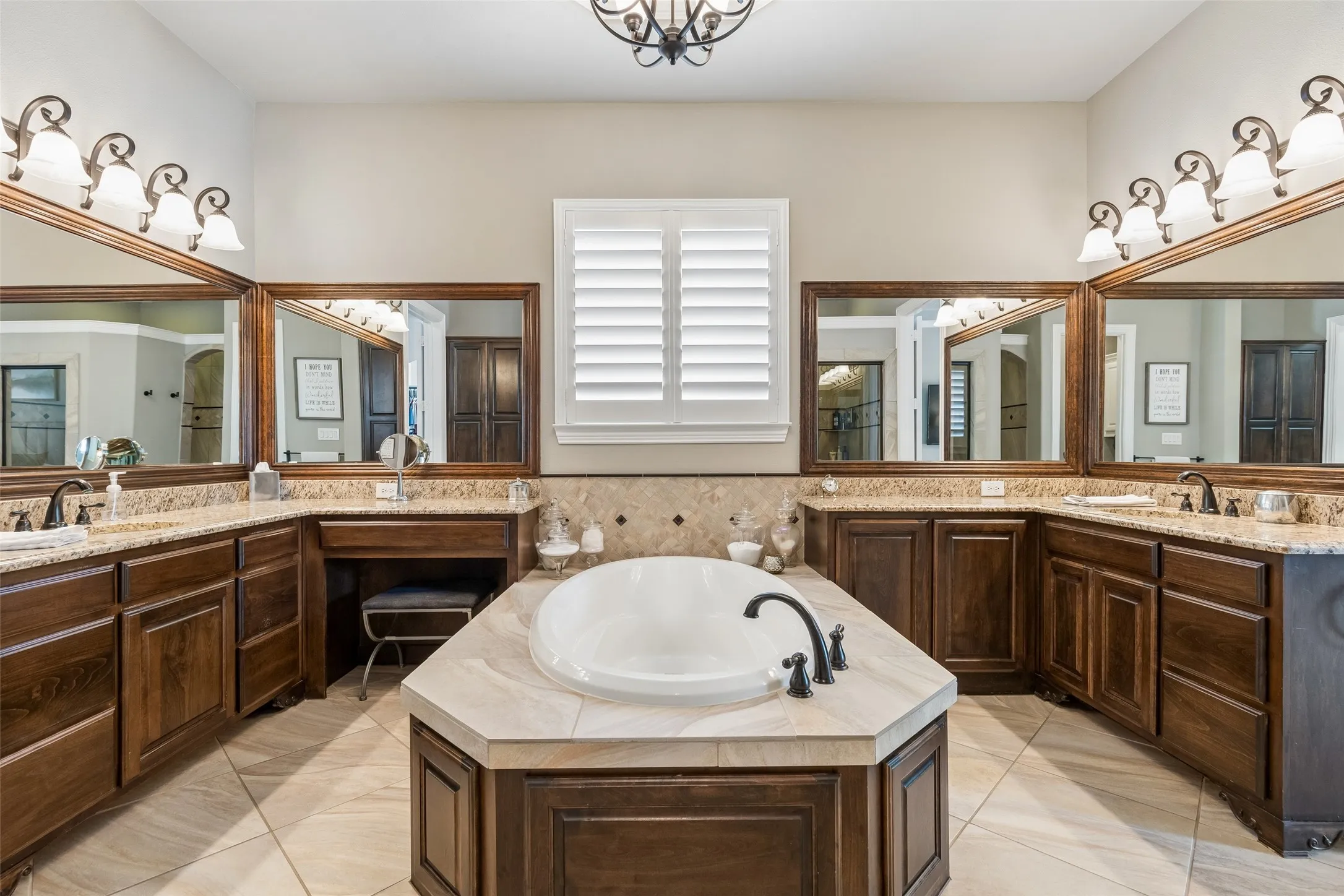 Single Family Residence For Sale in Collin County , 1530 Stillhouse Hollow Drive, Prosper, Texas 75078, 4 Bedroom, 5 Bathroom, 3 Garage spaces, 4,002 Sqft, built in 2014, mls#21391507, Real Estate Agent in Prosper, Homes For Sale in Collin county, Homes For Sale in Prosper, Realtor in Prosper Texas, Real Estate Brokerage Independent Realty Texas, Luminita Cordes Realtor