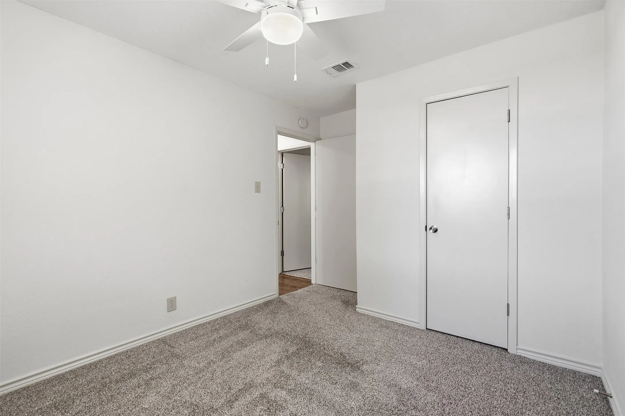 Duplex For Rent in Johnson County , 106 Pine Street 106, Keene, Texas 76059, 2 Bedroom, 1 Bathroom, 1 Garage spaces, 775 Sqft, built in 1964, mls#21388812, Real Estate Agent in Keene, Homes For Rent in Johnson county, Homes For Rent in Keene, Realtor in Keene Texas, Real Estate Brokerage Independent Realty Texas, Luminita Cordes Realtor