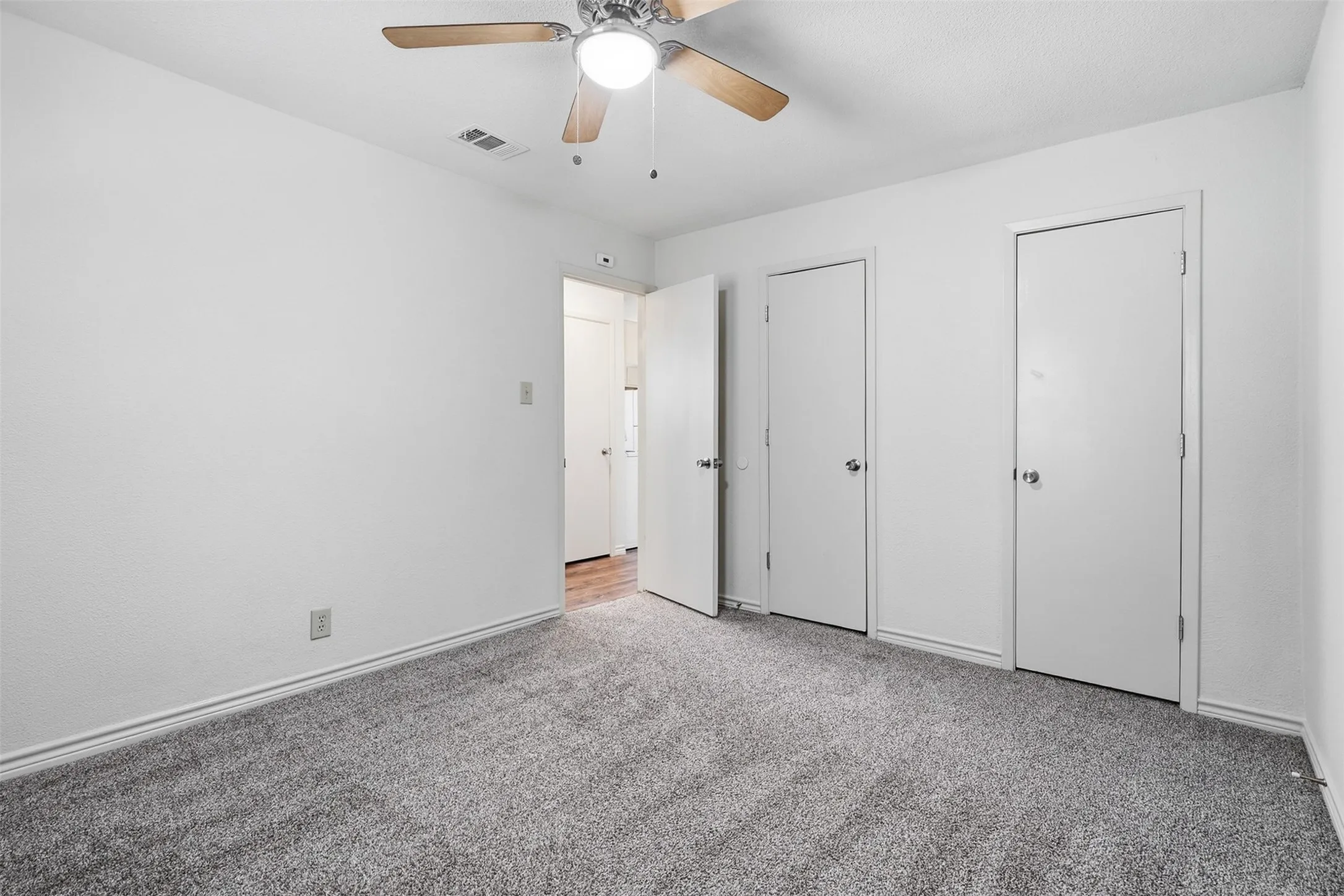 Duplex For Rent in Johnson County , 106 Pine Street 106, Keene, Texas 76059, 2 Bedroom, 1 Bathroom, 1 Garage spaces, 775 Sqft, built in 1964, mls#21388812, Real Estate Agent in Keene, Homes For Rent in Johnson county, Homes For Rent in Keene, Realtor in Keene Texas, Real Estate Brokerage Independent Realty Texas, Luminita Cordes Realtor