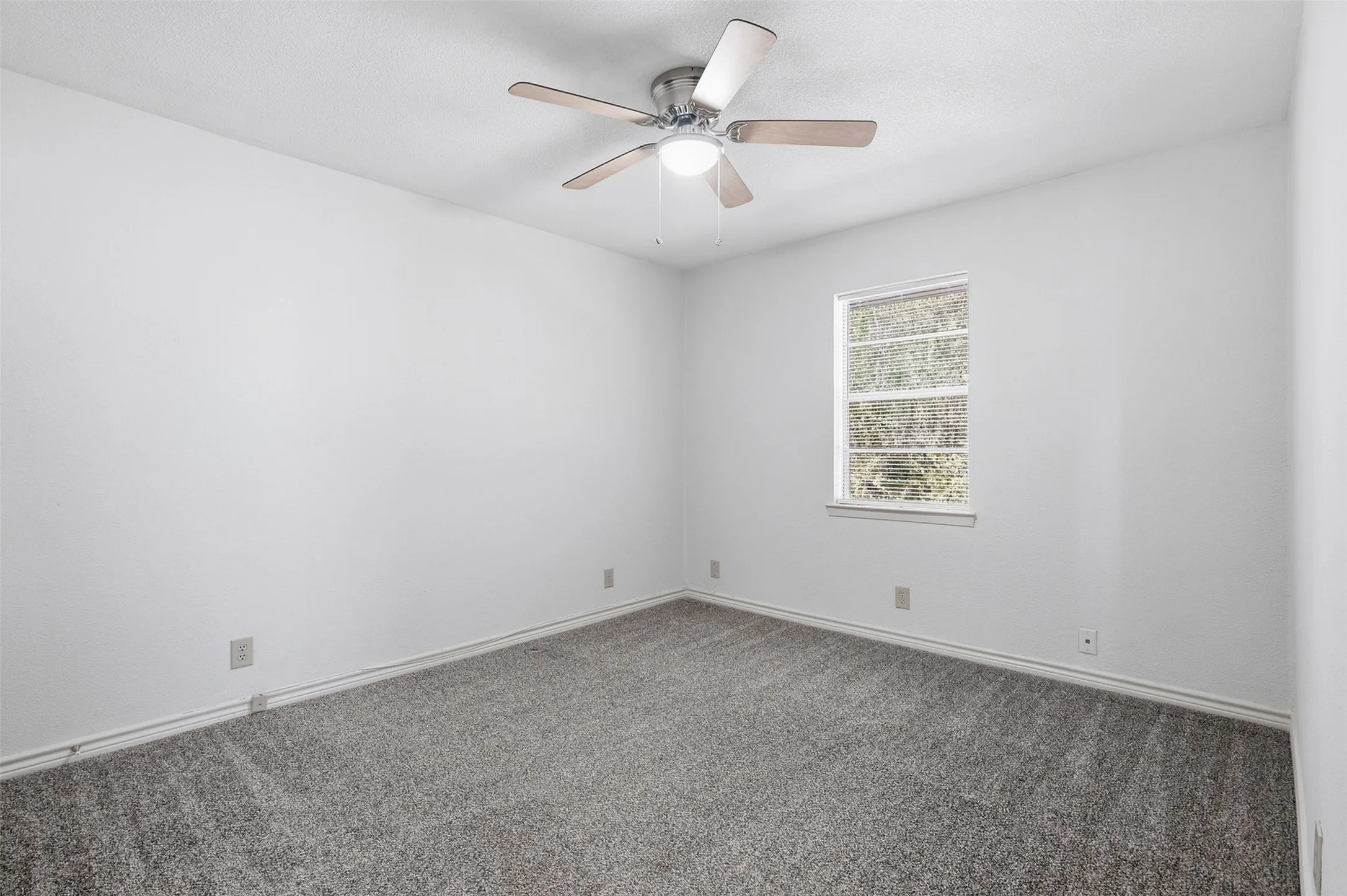 Duplex For Rent in Johnson County , 106 Pine Street 106, Keene, Texas 76059, 2 Bedroom, 1 Bathroom, 1 Garage spaces, 775 Sqft, built in 1964, mls#21388812, Real Estate Agent in Keene, Homes For Rent in Johnson county, Homes For Rent in Keene, Realtor in Keene Texas, Real Estate Brokerage Independent Realty Texas, Luminita Cordes Realtor