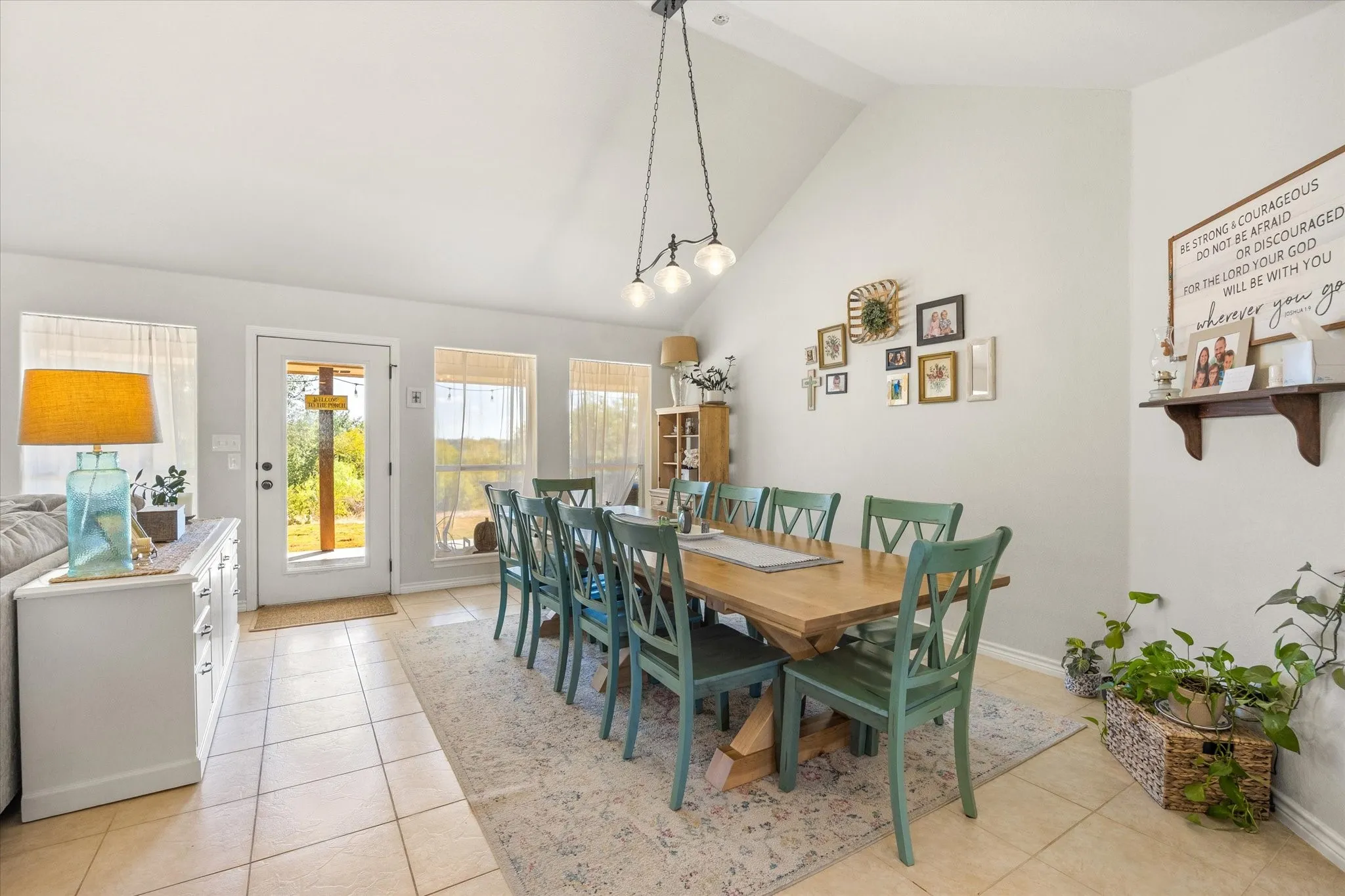 Single Family Residence For Sale in Erath County , 4865 Compass Way, Bluff Dale, Texas 76433, 4 Bedroom, 3 Bathroom, 4 Garage spaces, 2,415 Sqft, built in 2006, mls#21390642, Real Estate Agent in Bluff Dale, Homes For Sale in Erath county, Homes For Sale in Bluff Dale, Realtor in Bluff Dale Texas, Real Estate Brokerage Independent Realty Texas, Luminita Cordes Realtor