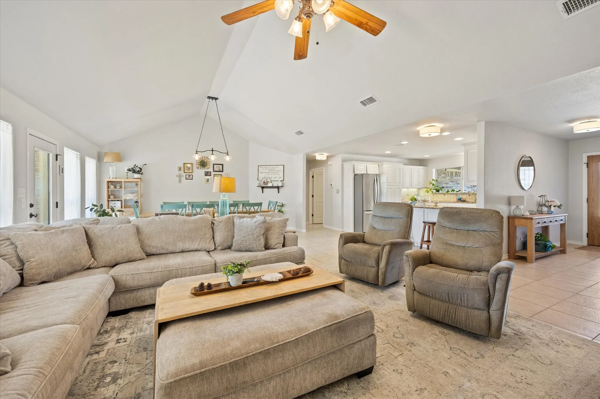 Single Family Residence For Sale in Erath County , 4865 Compass Way, Bluff Dale, Texas 76433, 4 Bedroom, 3 Bathroom, 4 Garage spaces, 2,415 Sqft, built in 2006, mls#21390642, Real Estate Agent in Bluff Dale, Homes For Sale in Erath county, Homes For Sale in Bluff Dale, Realtor in Bluff Dale Texas, Real Estate Brokerage Independent Realty Texas, Luminita Cordes Realtor
