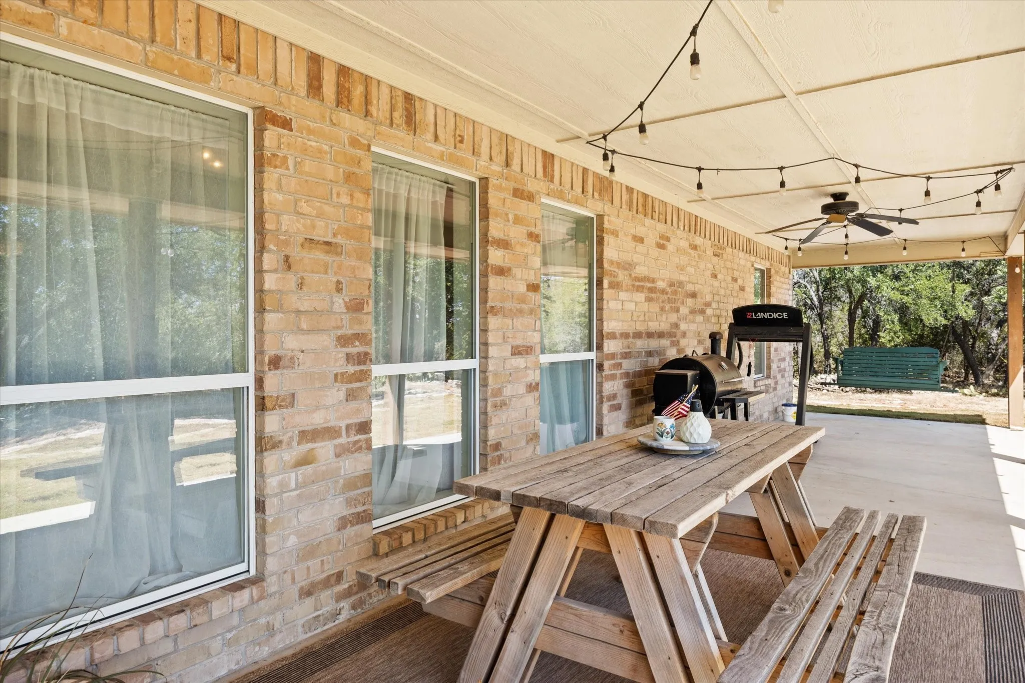 Single Family Residence For Sale in Erath County , 4865 Compass Way, Bluff Dale, Texas 76433, 4 Bedroom, 3 Bathroom, 4 Garage spaces, 2,415 Sqft, built in 2006, mls#21390642, Real Estate Agent in Bluff Dale, Homes For Sale in Erath county, Homes For Sale in Bluff Dale, Realtor in Bluff Dale Texas, Real Estate Brokerage Independent Realty Texas, Luminita Cordes Realtor