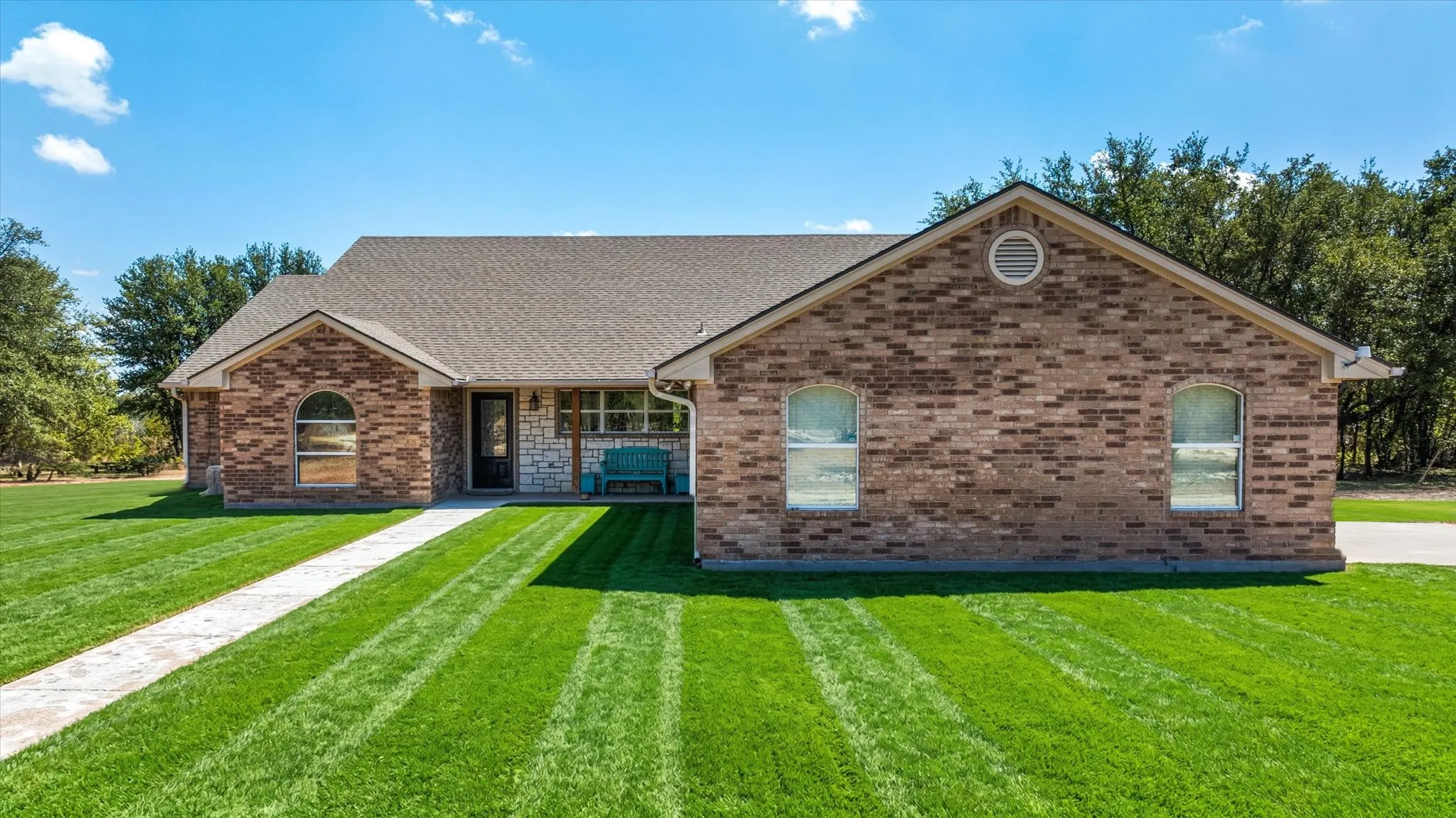 Single Family Residence For Sale in Erath County , 4865 Compass Way, Bluff Dale, Texas 76433, 4 Bedroom, 3 Bathroom, 4 Garage spaces, 2,415 Sqft, built in 2006, mls#21390642, Real Estate Agent in Bluff Dale, Homes For Sale in Erath county, Homes For Sale in Bluff Dale, Realtor in Bluff Dale Texas, Real Estate Brokerage Independent Realty Texas, Luminita Cordes Realtor