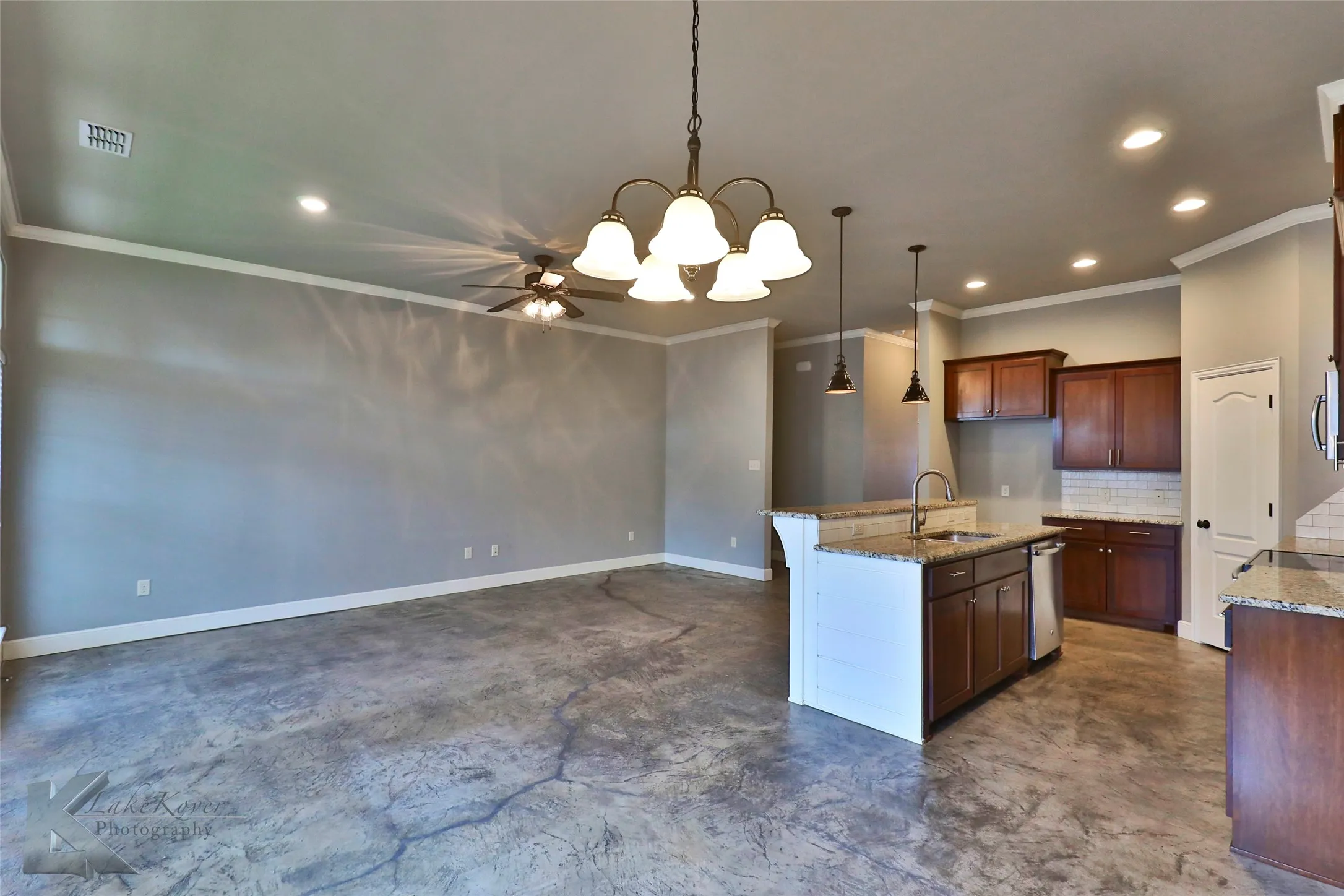 Duplex For Rent in Taylor County , 3812 Carrera Lane, Abilene, Texas 79602, 3 Bedroom, 2 Bathroom, 2 Garage spaces, 1,460 Sqft, built in 2016, mls#21392895, Real Estate Agent in Abilene, Homes For Rent in Taylor county, Homes For Rent in Abilene, Realtor in Abilene Texas, Real Estate Brokerage Independent Realty Texas, Luminita Cordes Realtor