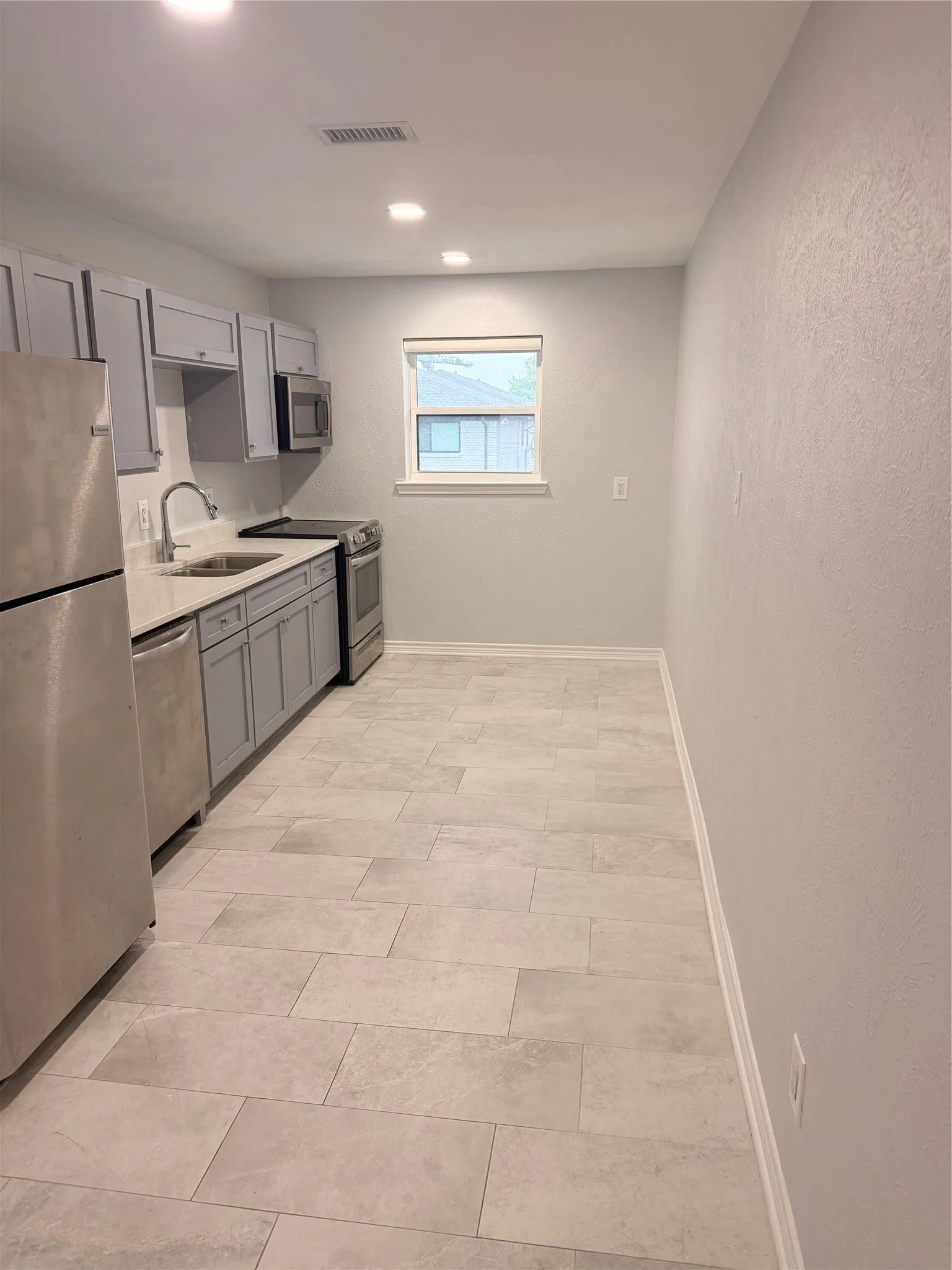 Condominium For Rent in Dallas County , 3925 Inwood Road 2016, Dallas, Texas 75209, 2 Bedroom, 2 Bathroom, Garage spaces, 860 Sqft, built in 1983, mls#21388239, Real Estate Agent in Dallas, Homes For Rent in Dallas county, Homes For Rent in Dallas, Realtor in Dallas Texas, Real Estate Brokerage Independent Realty Texas, Luminita Cordes Realtor