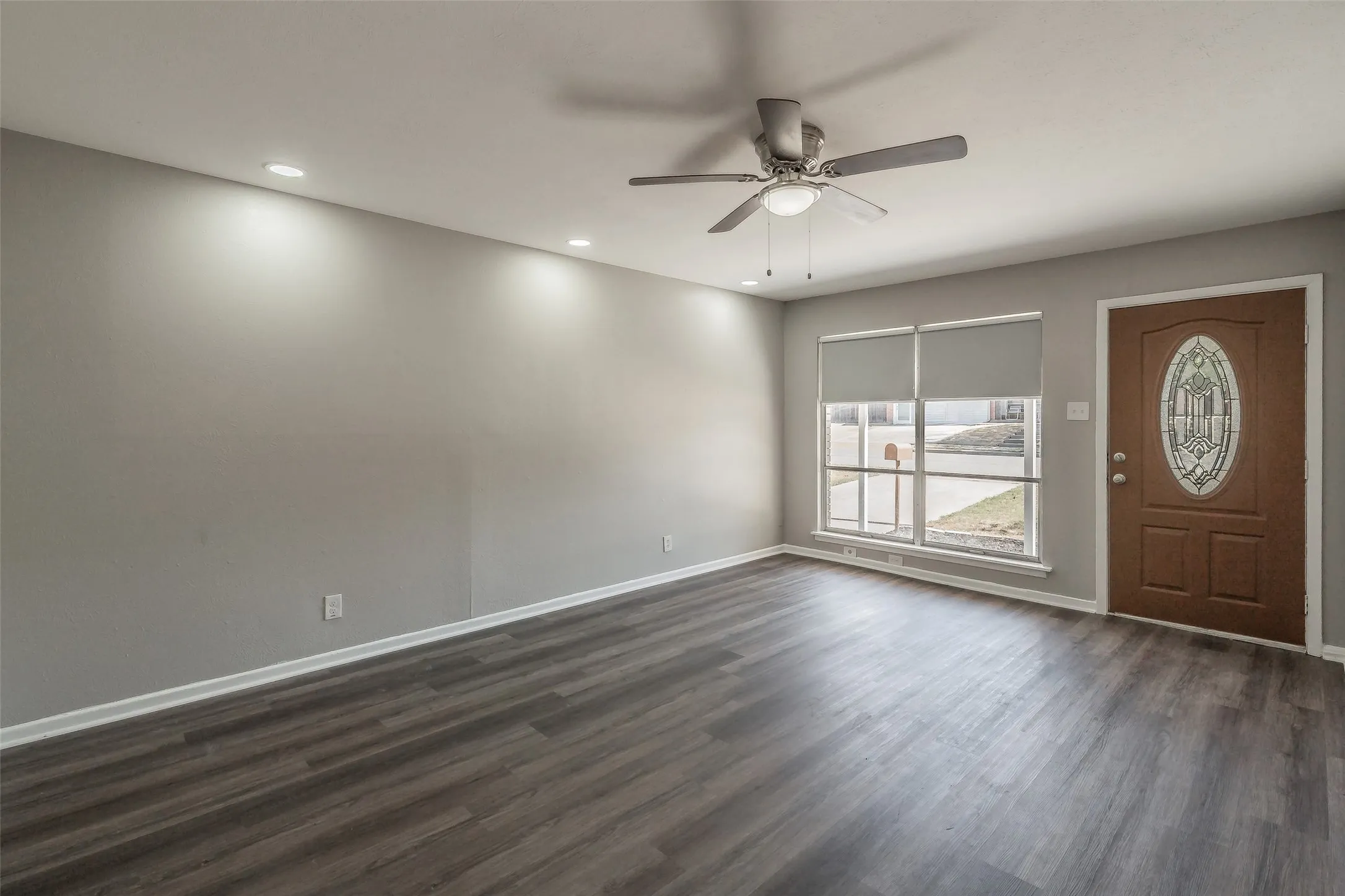 Single Family Residence For Sale in Tarrant County , 3562 Paint Trail, Fort Worth, Texas 76116, 3 Bedroom, 2 Bathroom, 1 Garage spaces, 1,209 Sqft, built in 1959, mls#21392941, Real Estate Agent in Fort Worth, Homes For Sale in Tarrant county, Homes For Sale in Fort Worth, Realtor in Fort Worth Texas, Real Estate Brokerage Independent Realty Texas, Luminita Cordes Realtor