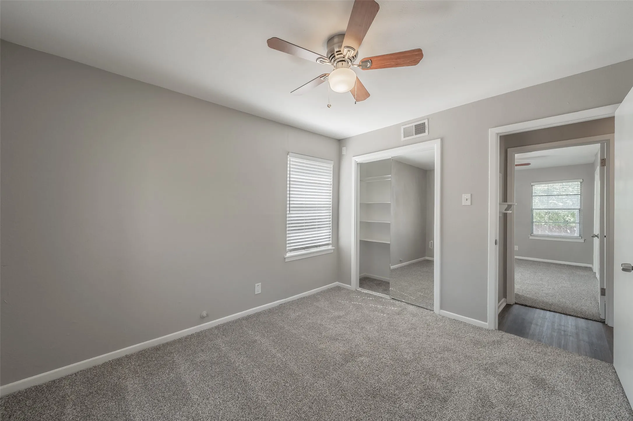 Single Family Residence For Sale in Tarrant County , 3562 Paint Trail, Fort Worth, Texas 76116, 3 Bedroom, 2 Bathroom, 1 Garage spaces, 1,209 Sqft, built in 1959, mls#21392941, Real Estate Agent in Fort Worth, Homes For Sale in Tarrant county, Homes For Sale in Fort Worth, Realtor in Fort Worth Texas, Real Estate Brokerage Independent Realty Texas, Luminita Cordes Realtor