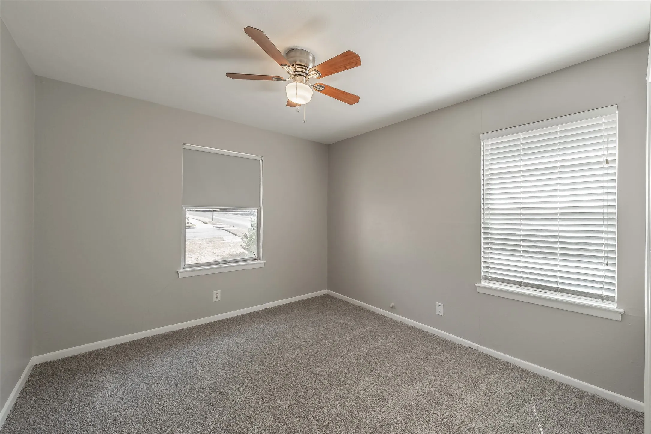 Single Family Residence For Sale in Tarrant County , 3562 Paint Trail, Fort Worth, Texas 76116, 3 Bedroom, 2 Bathroom, 1 Garage spaces, 1,209 Sqft, built in 1959, mls#21392941, Real Estate Agent in Fort Worth, Homes For Sale in Tarrant county, Homes For Sale in Fort Worth, Realtor in Fort Worth Texas, Real Estate Brokerage Independent Realty Texas, Luminita Cordes Realtor