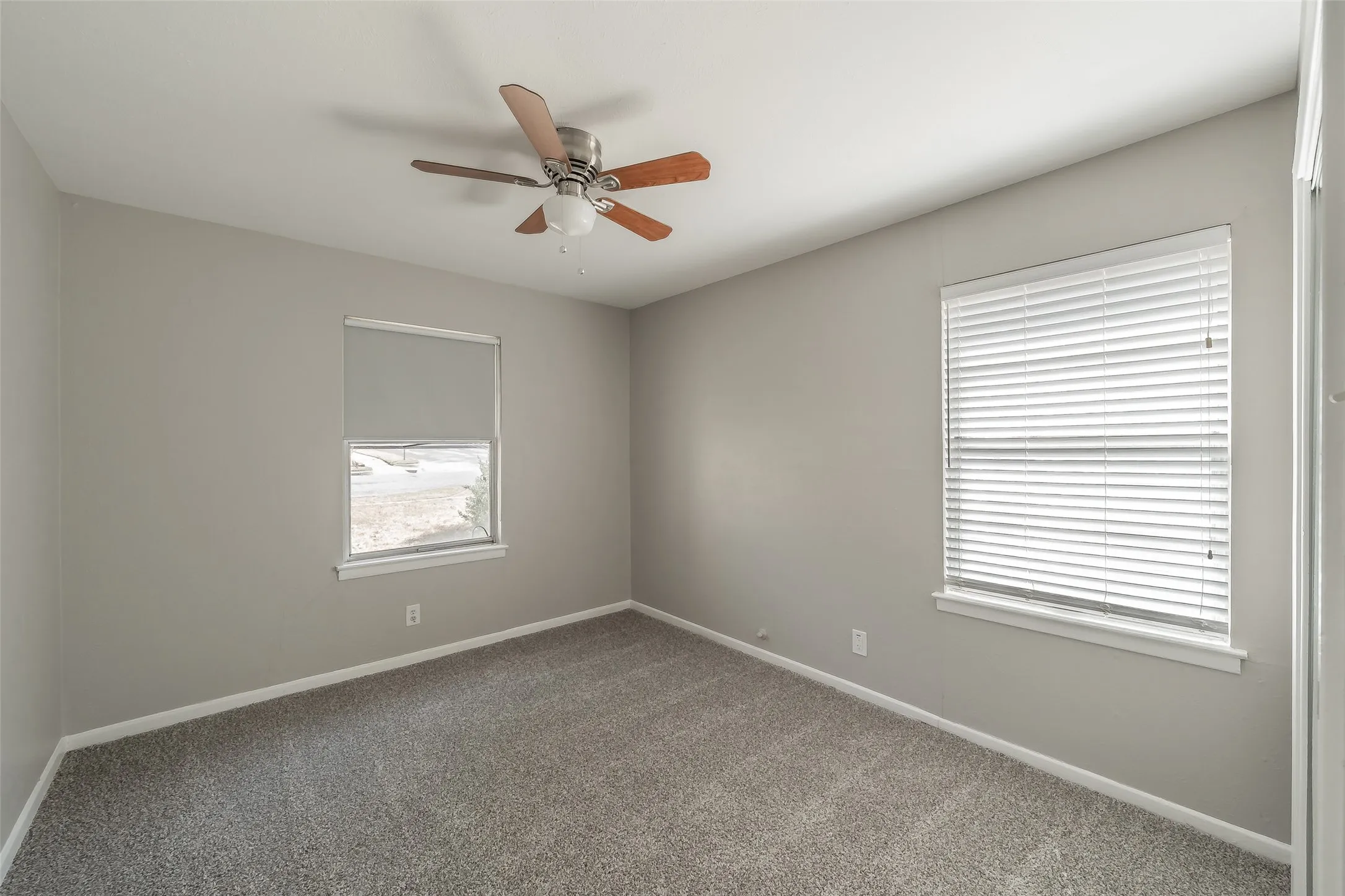 Single Family Residence For Sale in Tarrant County , 3562 Paint Trail, Fort Worth, Texas 76116, 3 Bedroom, 2 Bathroom, 1 Garage spaces, 1,209 Sqft, built in 1959, mls#21392941, Real Estate Agent in Fort Worth, Homes For Sale in Tarrant county, Homes For Sale in Fort Worth, Realtor in Fort Worth Texas, Real Estate Brokerage Independent Realty Texas, Luminita Cordes Realtor