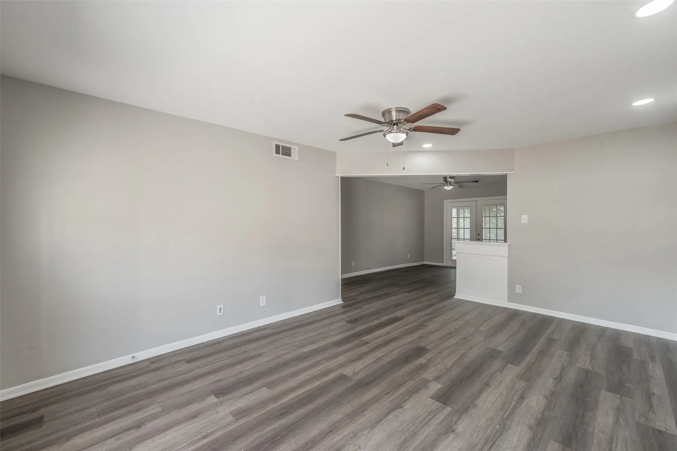 Single Family Residence For Sale in Tarrant County , 3562 Paint Trail, Fort Worth, Texas 76116, 3 Bedroom, 2 Bathroom, 1 Garage spaces, 1,209 Sqft, built in 1959, mls#21392941, Real Estate Agent in Fort Worth, Homes For Sale in Tarrant county, Homes For Sale in Fort Worth, Realtor in Fort Worth Texas, Real Estate Brokerage Independent Realty Texas, Luminita Cordes Realtor