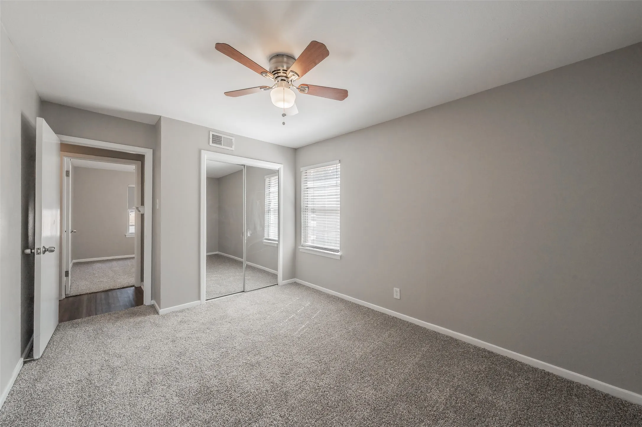 Single Family Residence For Sale in Tarrant County , 3562 Paint Trail, Fort Worth, Texas 76116, 3 Bedroom, 2 Bathroom, 1 Garage spaces, 1,209 Sqft, built in 1959, mls#21392941, Real Estate Agent in Fort Worth, Homes For Sale in Tarrant county, Homes For Sale in Fort Worth, Realtor in Fort Worth Texas, Real Estate Brokerage Independent Realty Texas, Luminita Cordes Realtor