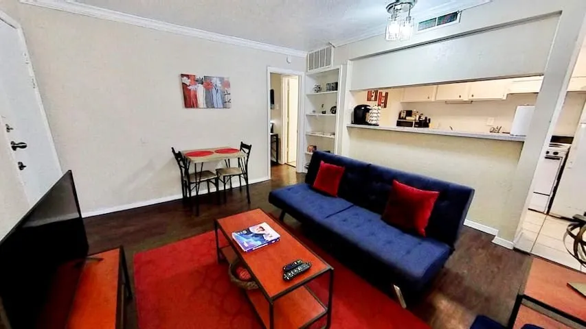 Apartment For Rent in Dallas County , 4040 Brown Street 8, Dallas, Texas 75219, 1 Bedroom, 1 Bathroom, Garage spaces, 550 Sqft, built in 1974, mls#21392956, Real Estate Agent in Dallas, Homes For Rent in Dallas county, Homes For Rent in Dallas, Realtor in Dallas Texas, Real Estate Brokerage Independent Realty Texas, Luminita Cordes Realtor