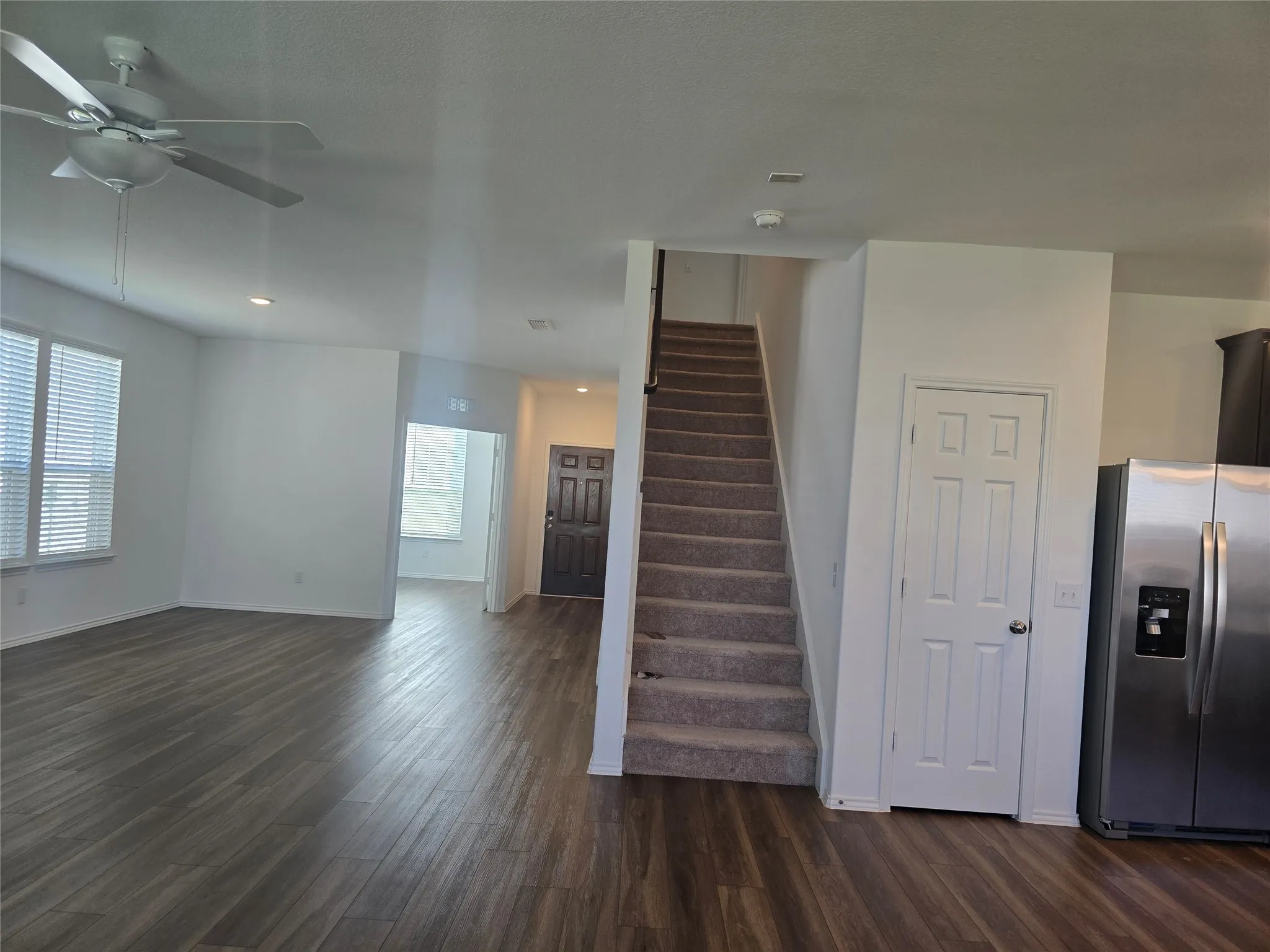 Single Family Residence For Rent in Collin County , 906 Cottontail Drive, Princeton, Texas 75407, 4 Bedroom, 3 Bathroom, 2 Garage spaces, 2,617 Sqft, built in 2023, mls#21392938, Real Estate Agent in Princeton, Homes For Rent in Collin county, Homes For Rent in Princeton, Realtor in Princeton Texas, Real Estate Brokerage Independent Realty Texas, Luminita Cordes Realtor