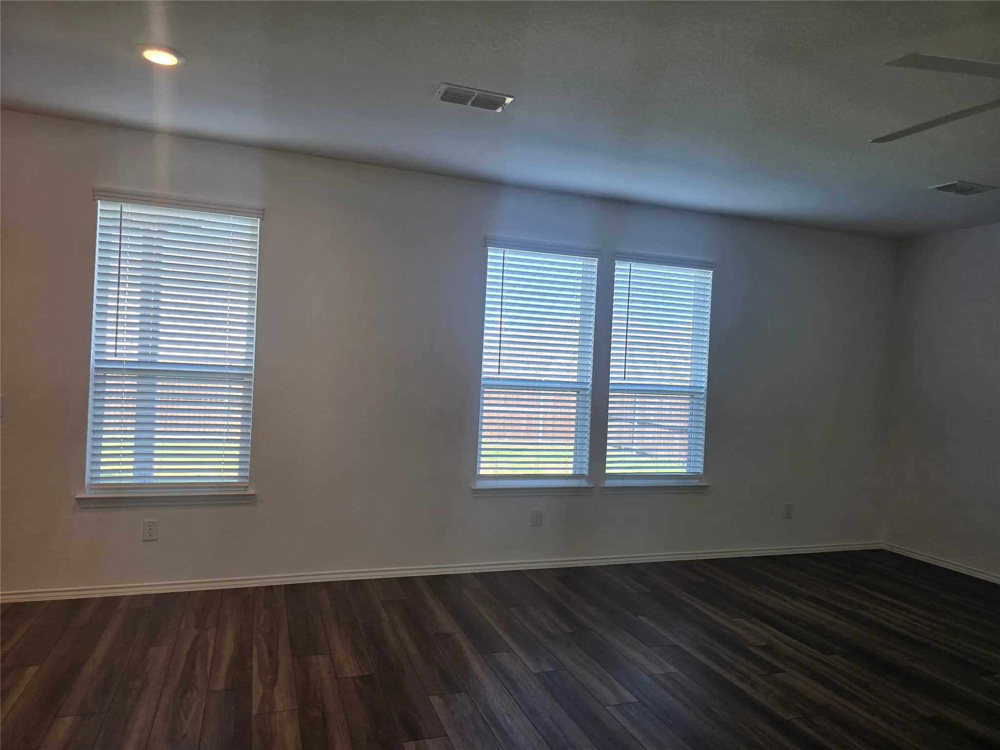 Single Family Residence For Rent in Collin County , 906 Cottontail Drive, Princeton, Texas 75407, 4 Bedroom, 3 Bathroom, 2 Garage spaces, 2,617 Sqft, built in 2023, mls#21392938, Real Estate Agent in Princeton, Homes For Rent in Collin county, Homes For Rent in Princeton, Realtor in Princeton Texas, Real Estate Brokerage Independent Realty Texas, Luminita Cordes Realtor