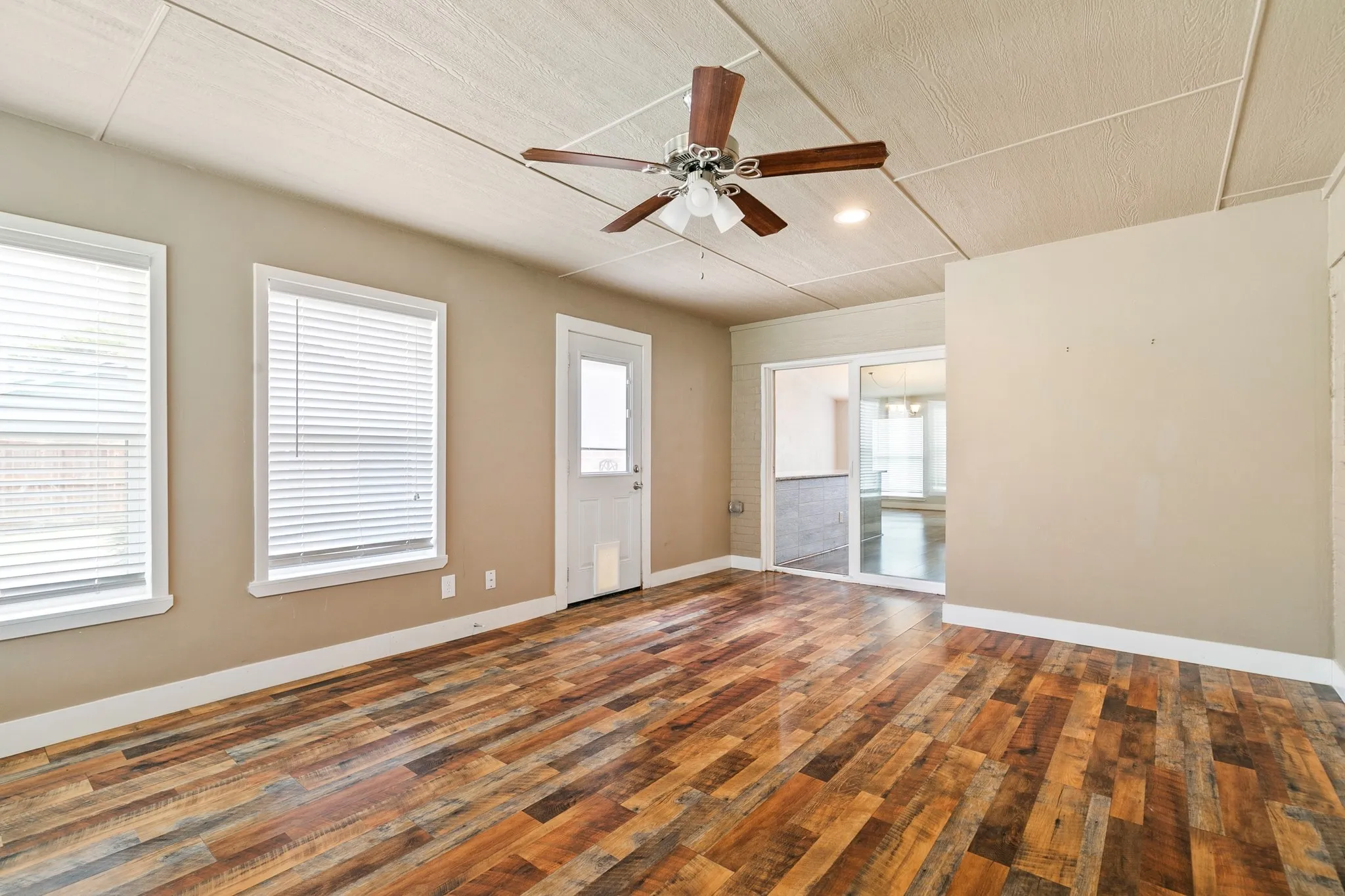 Sunroom with full air conditioning- included in tax assessed sqft.