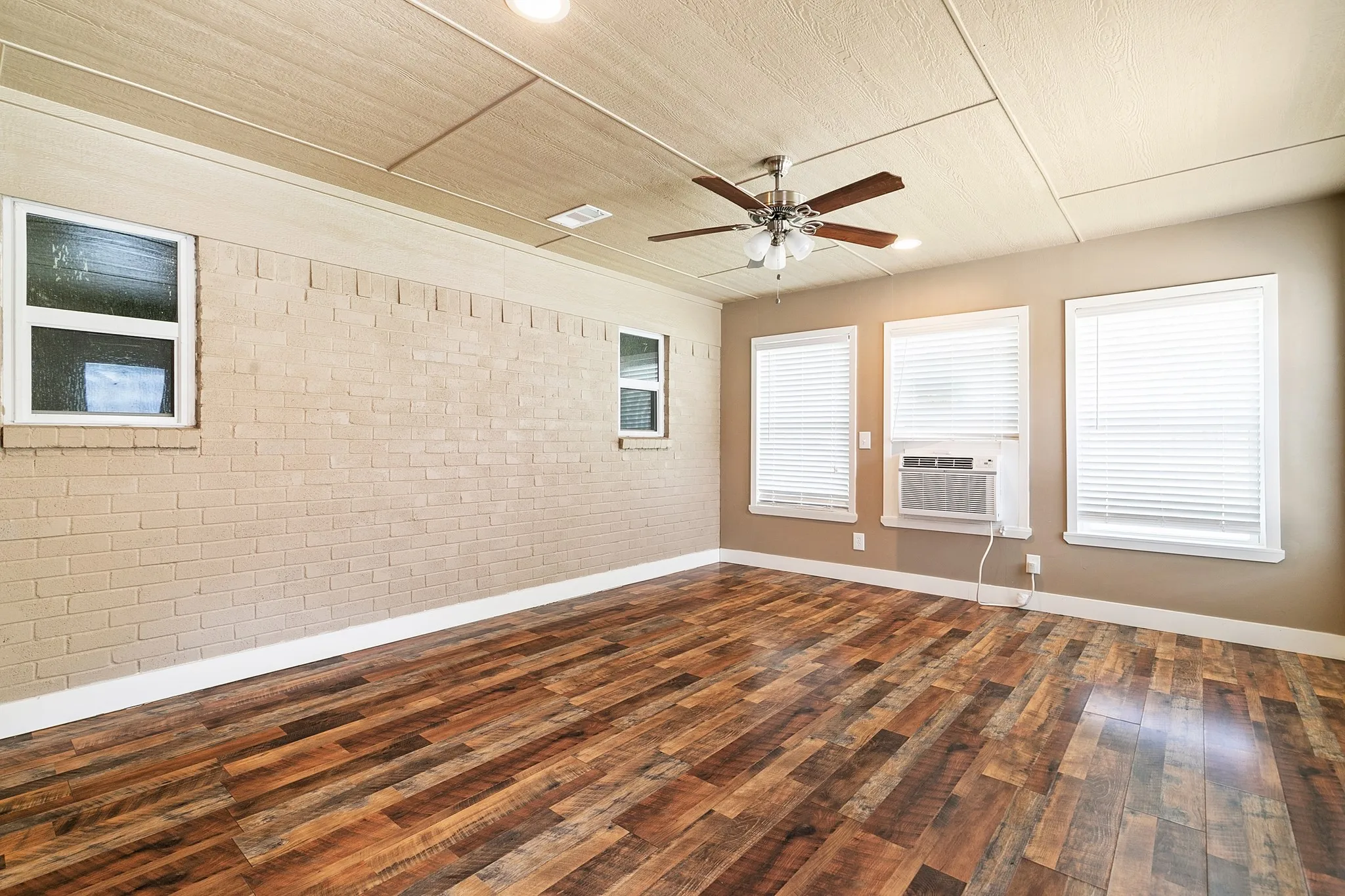 Sunroom with full air conditioning- included in tax assessed sqft.