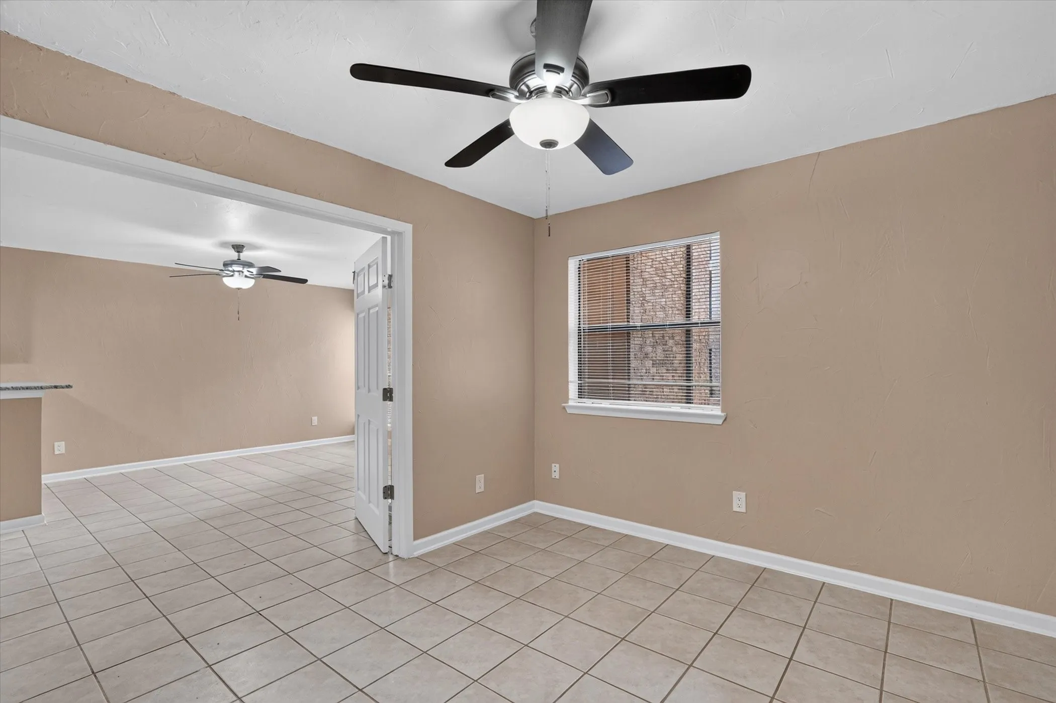 Condominium For Sale in Dallas County , 3022 Forest Lane 204, Dallas, Texas 75234, 1 Bedroom, 1 Bathroom, Garage spaces, 475 Sqft, built in 1982, mls#21392945, Real Estate Agent in Dallas, Homes For Sale in Dallas county, Homes For Sale in Dallas, Realtor in Dallas Texas, Real Estate Brokerage Independent Realty Texas, Luminita Cordes Realtor