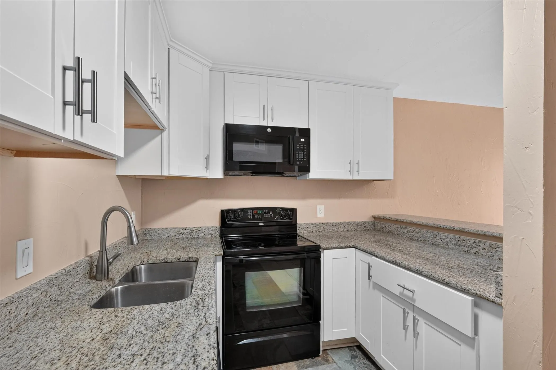 Condominium For Sale in Dallas County , 3022 Forest Lane 204, Dallas, Texas 75234, 1 Bedroom, 1 Bathroom, Garage spaces, 475 Sqft, built in 1982, mls#21392945, Real Estate Agent in Dallas, Homes For Sale in Dallas county, Homes For Sale in Dallas, Realtor in Dallas Texas, Real Estate Brokerage Independent Realty Texas, Luminita Cordes Realtor
