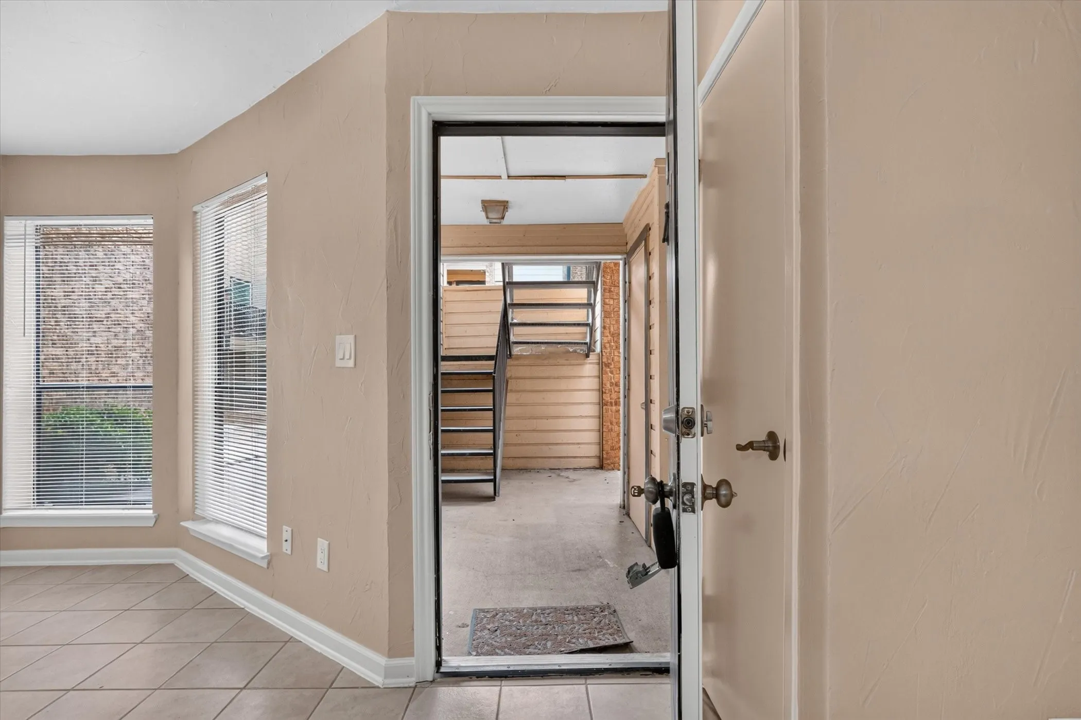 Condominium For Sale in Dallas County , 3022 Forest Lane 204, Dallas, Texas 75234, 1 Bedroom, 1 Bathroom, Garage spaces, 475 Sqft, built in 1982, mls#21392945, Real Estate Agent in Dallas, Homes For Sale in Dallas county, Homes For Sale in Dallas, Realtor in Dallas Texas, Real Estate Brokerage Independent Realty Texas, Luminita Cordes Realtor