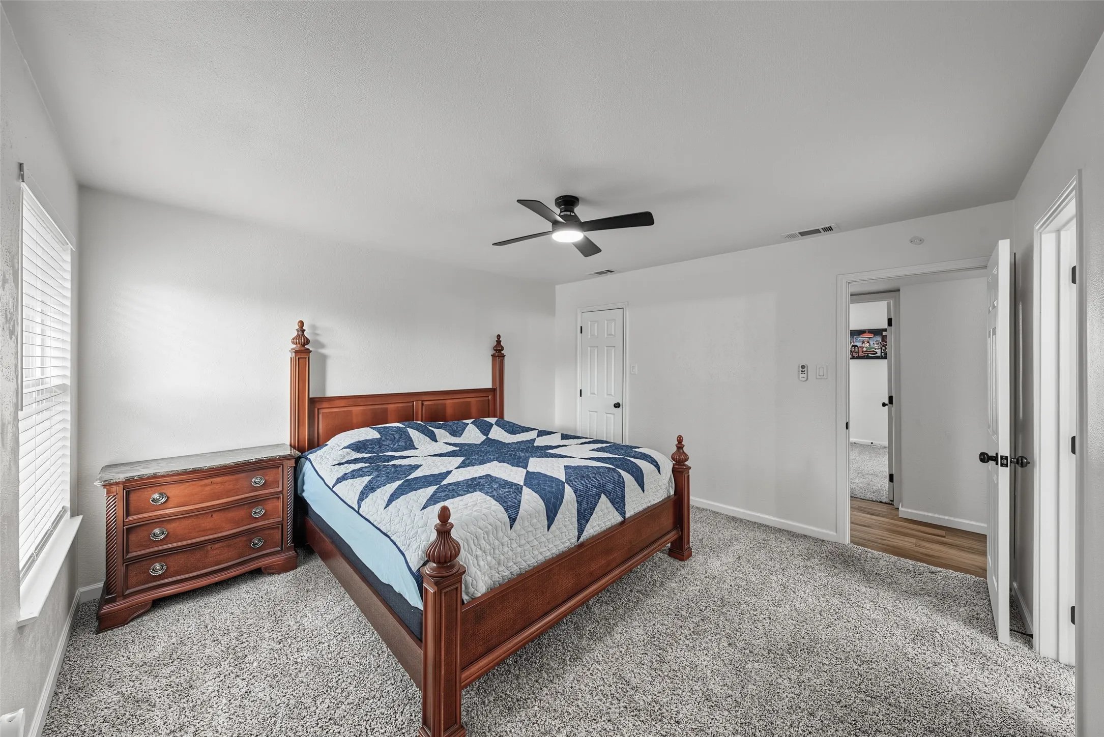 Single Family Residence For Sale in Tarrant County , 3101 Whisperwood Lane, Bedford, Texas 76021, 3 Bedroom, 2 Bathroom, 2 Garage spaces, 1,323 Sqft, built in 1979, mls#21392875, Real Estate Agent in Bedford, Homes For Sale in Tarrant county, Homes For Sale in Bedford, Realtor in Bedford Texas, Real Estate Brokerage Independent Realty Texas, Luminita Cordes Realtor