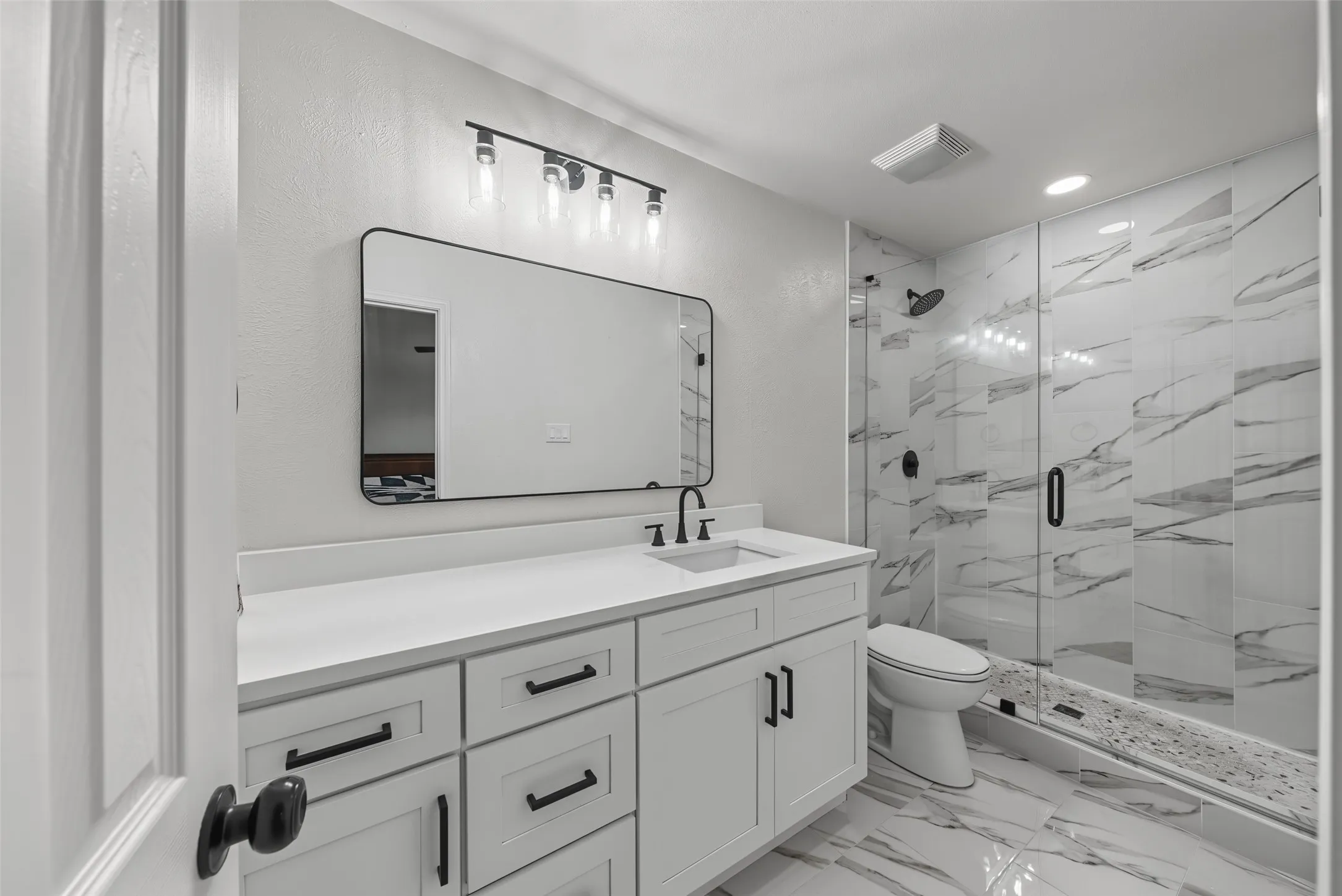 Single Family Residence For Sale in Tarrant County , 3101 Whisperwood Lane, Bedford, Texas 76021, 3 Bedroom, 2 Bathroom, 2 Garage spaces, 1,323 Sqft, built in 1979, mls#21392875, Real Estate Agent in Bedford, Homes For Sale in Tarrant county, Homes For Sale in Bedford, Realtor in Bedford Texas, Real Estate Brokerage Independent Realty Texas, Luminita Cordes Realtor