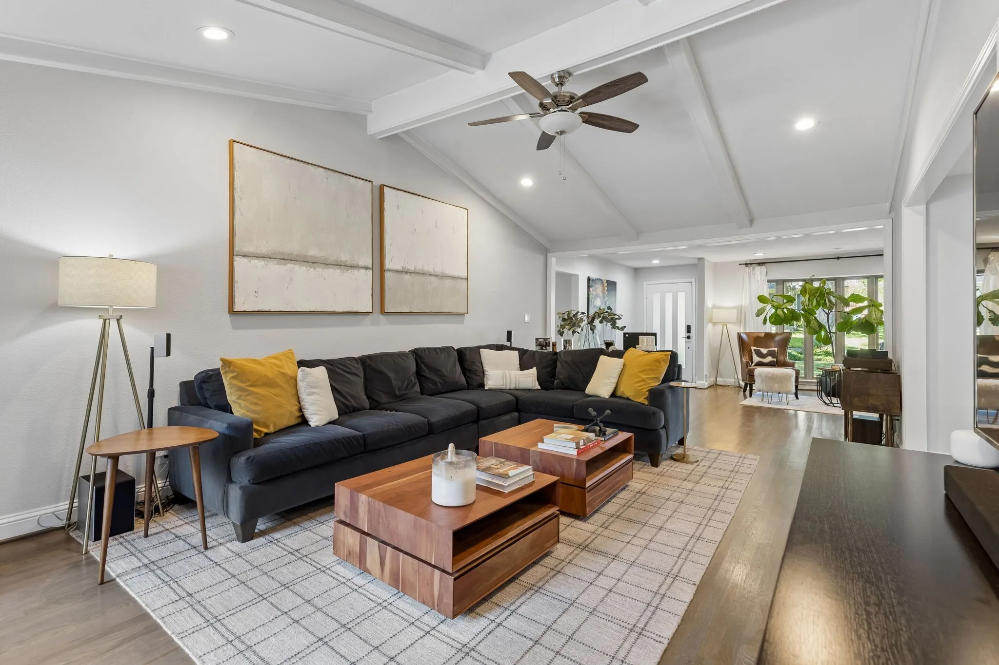 Looking towards living room & entry