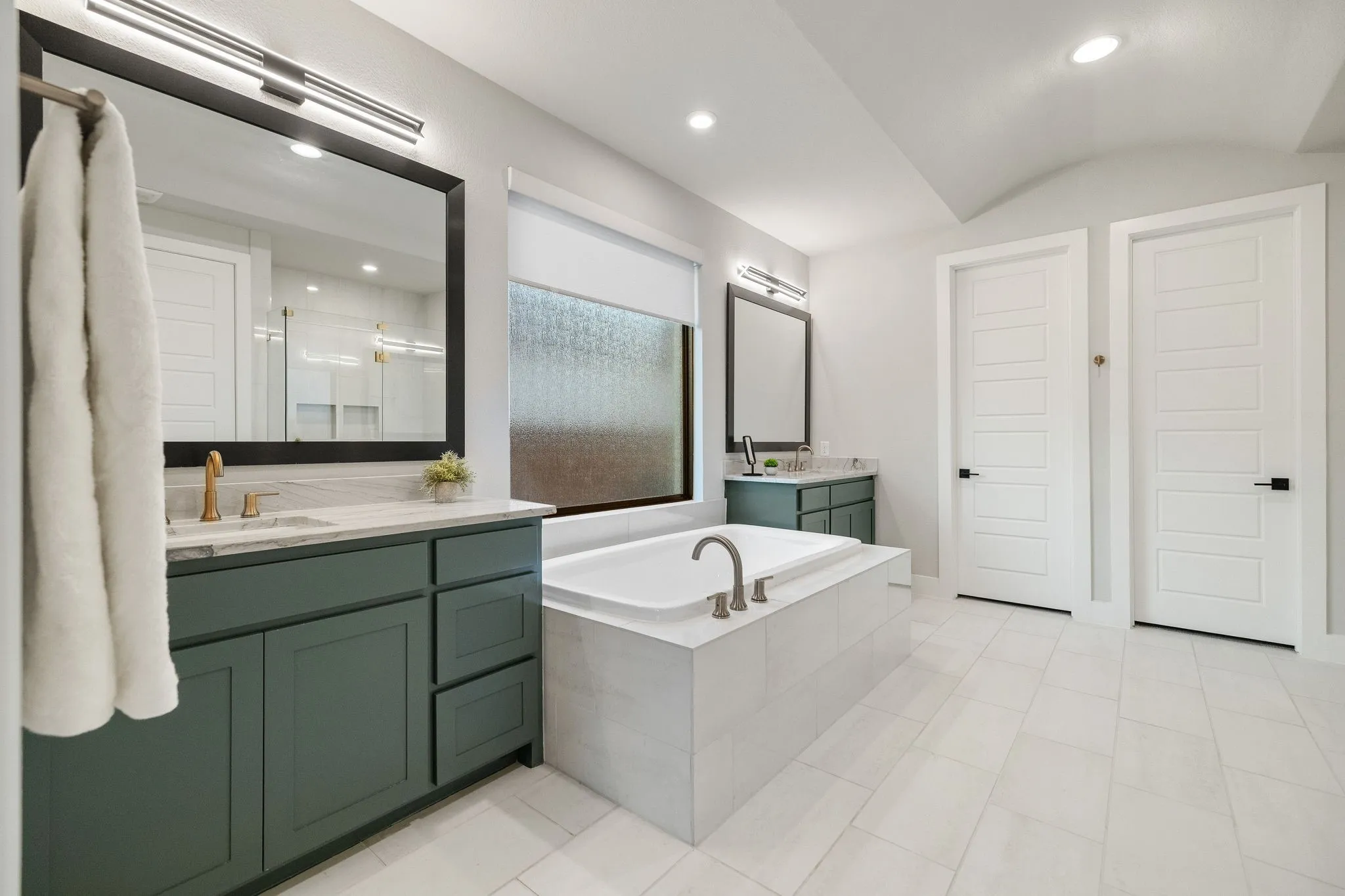 Single Family Residence For Sale in Denton County , 2421 Heathrow Lane, Prosper, Texas 75078, 5 Bedroom, 6 Bathroom, 3 Garage spaces, 4,624 Sqft, built in 2024, mls#21392822, Real Estate Agent in Prosper, Homes For Sale in Denton county, Homes For Sale in Prosper, Realtor in Prosper Texas, Real Estate Brokerage Independent Realty Texas, Luminita Cordes Realtor